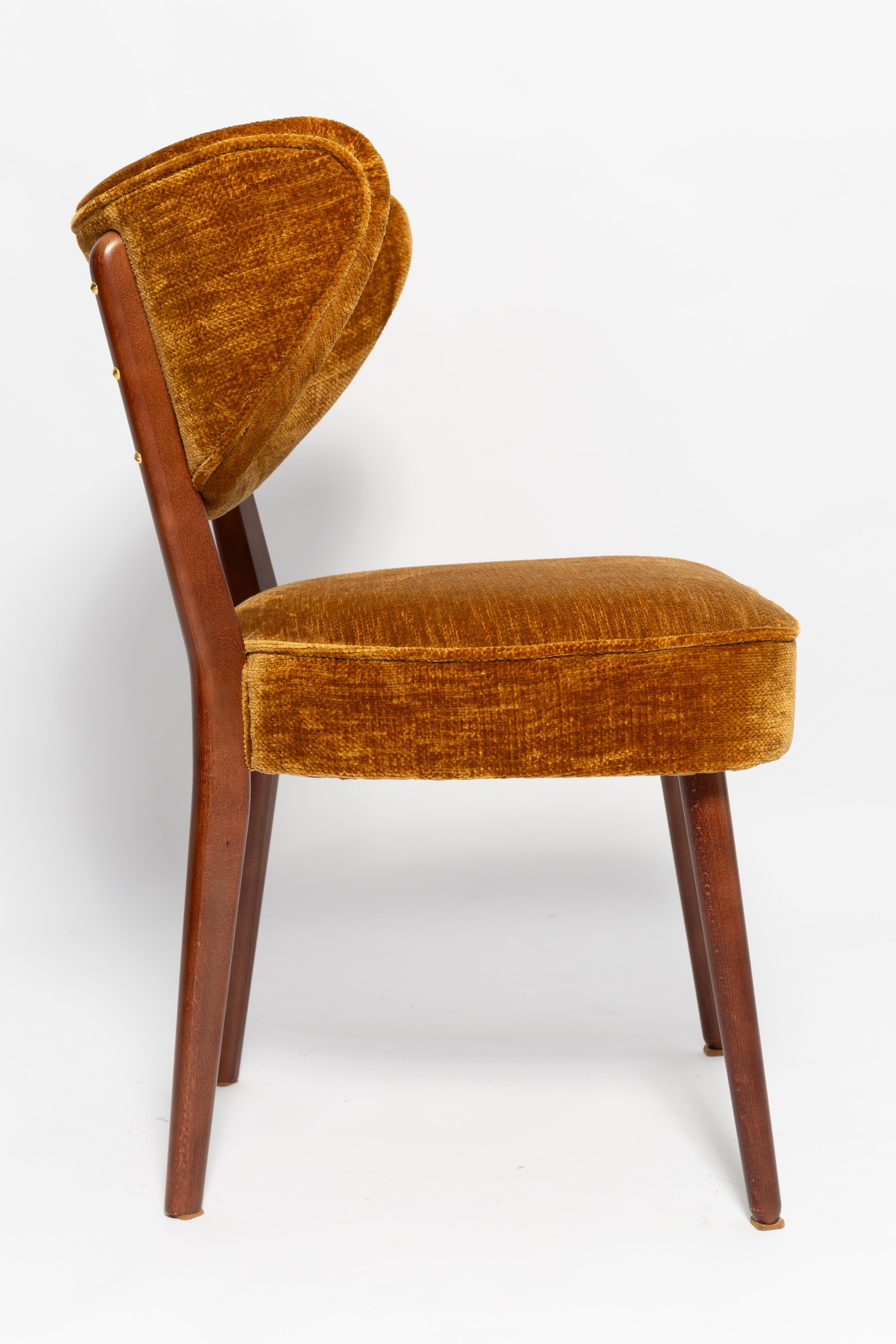https://a.1stdibscdn.com/vintola-studio-dining-chair-casamance-demoiselle-fabric-europe-poland-for-sale-picture-3/f_34023/f_471508021761149332068/IQ3A2152_master.jpg