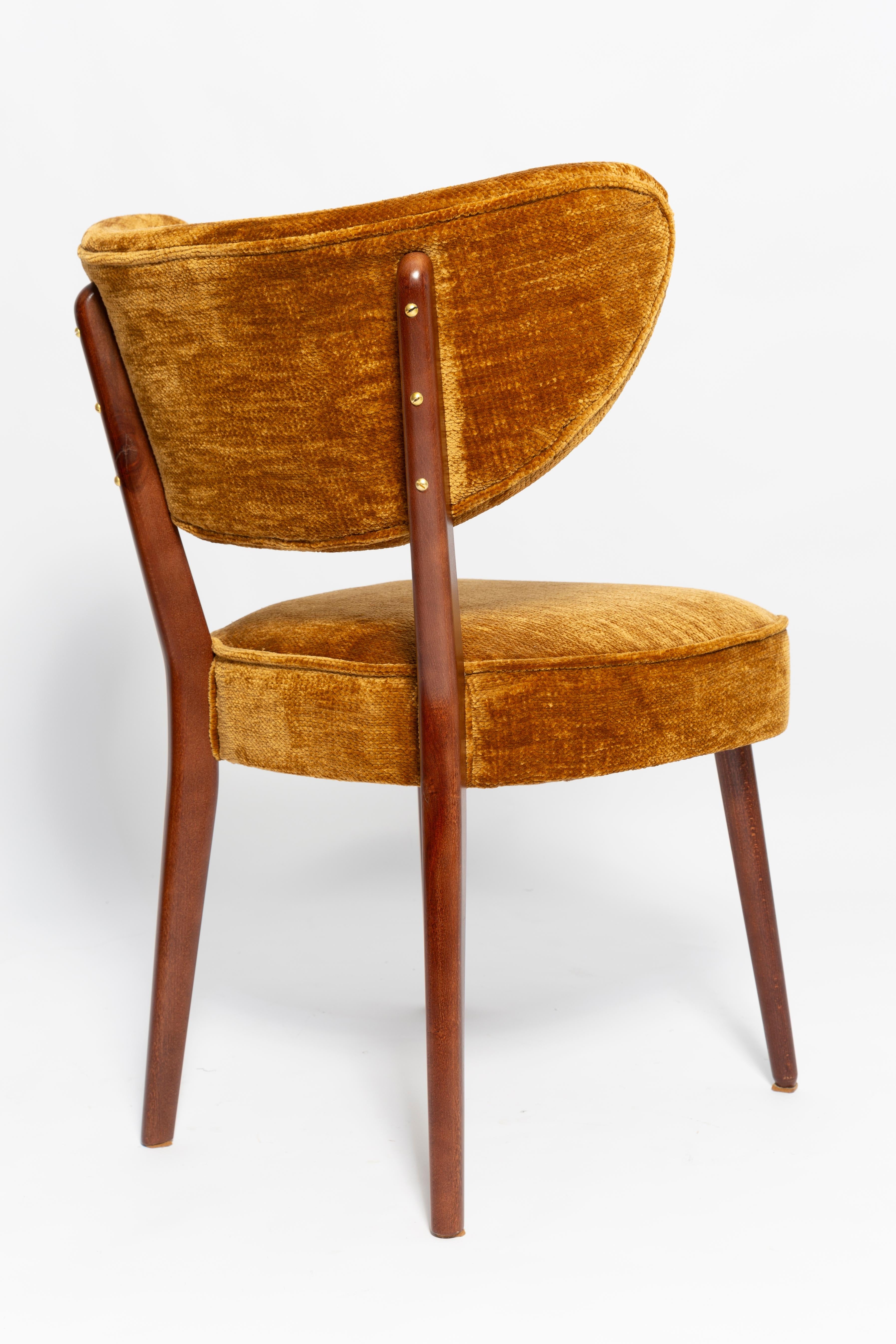 https://a.1stdibscdn.com/vintola-studio-dining-chair-casamance-demoiselle-fabric-europe-poland-for-sale-picture-4/f_34023/f_471508021761149345875/IQ3A2154_master.jpg