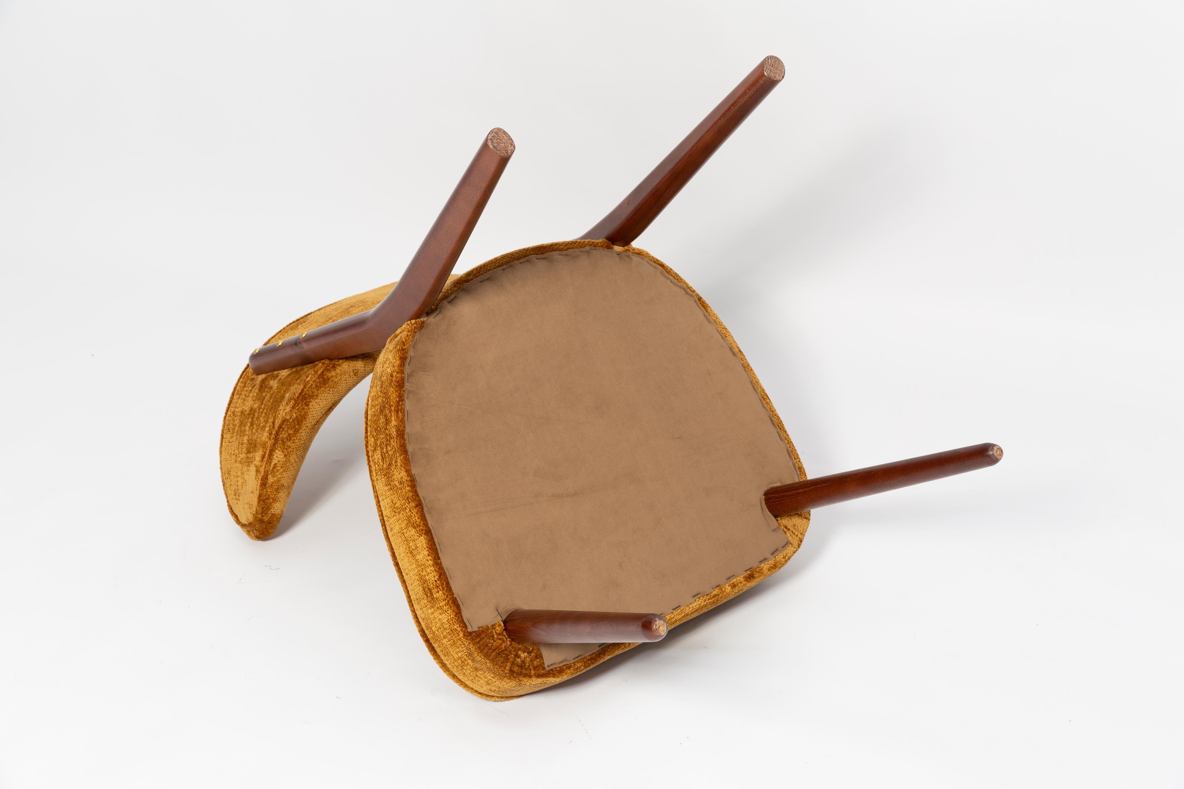 https://a.1stdibscdn.com/vintola-studio-six-dining-chairs-casamance-demoiselle-and-nimbus-fabric-for-sale-picture-12/f_34023/f_472465221761660516365/IQ3A2158_master.jpg