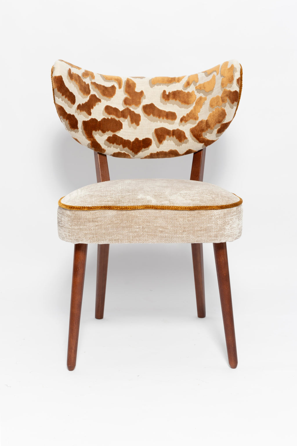 https://a.1stdibscdn.com/vintola-studio-six-dining-chairs-casamance-demoiselle-and-nimbus-fabric-for-sale-picture-9/f_34023/f_472470721761661933202/IQ3A2173_master.jpg