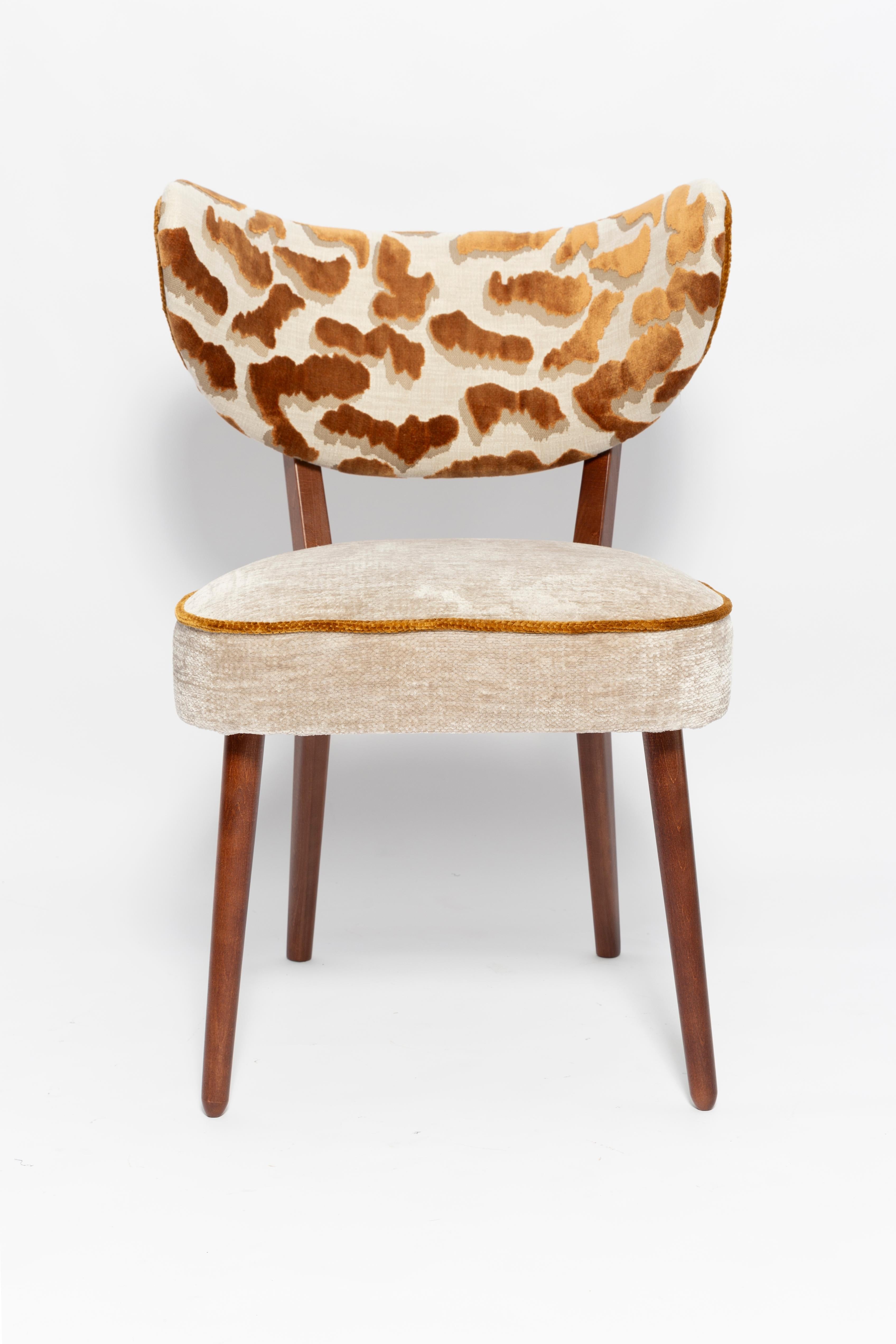 https://a.1stdibscdn.com/vintola-studio-six-dining-chairs-casamance-demoiselle-and-nimbus-fabric-for-sale-picture-9/f_34023/f_472470721761661933202/IQ3A2173_master.jpg