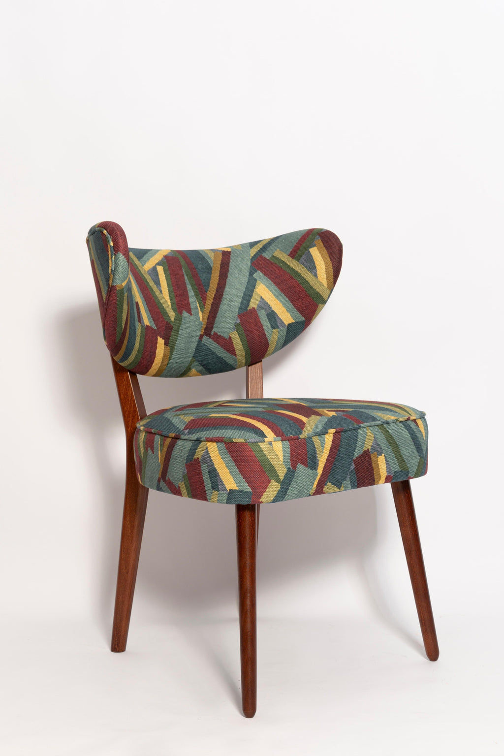 https://a.1stdibscdn.com/eight-vintola-studio-shell-dining-chairs-beowulf-linen-fabric-by-dedar-for-sale-picture-3/f_34023/f_477393521764325494308/IQ3A2610_master.jpg