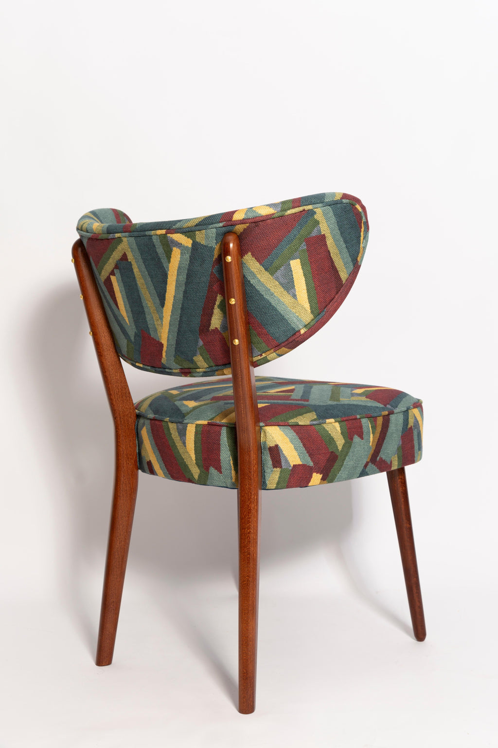 https://a.1stdibscdn.com/vintola-studio-shell-dining-chair-beowulf-linen-fabric-by-dedar-for-sale-picture-5/f_34023/f_477334021764254361109/IQ3A2614_master.jpg