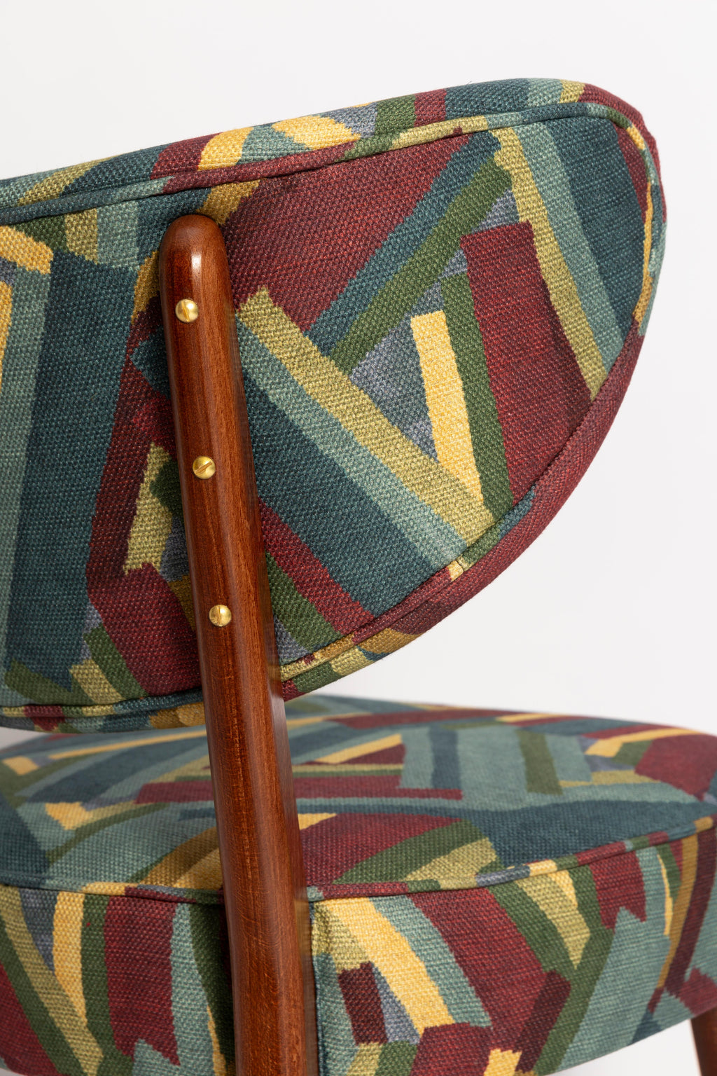 https://a.1stdibscdn.com/vintola-studio-shell-dining-chair-beowulf-linen-fabric-by-dedar-for-sale-picture-7/f_34023/f_477334021764254434375/IQ3A2616_master.jpg