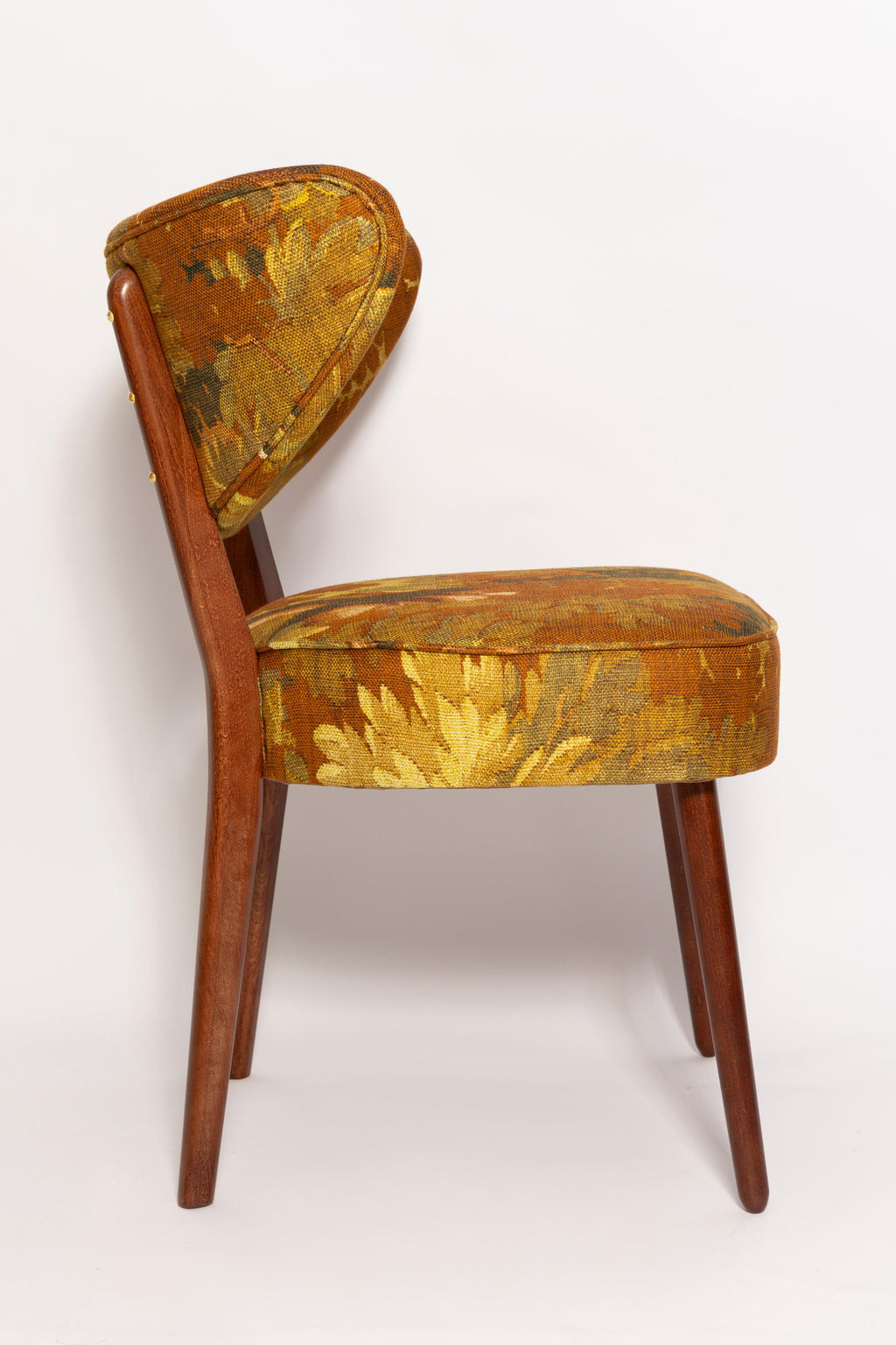 https://a.1stdibscdn.com/shell-dining-chair-linen-schwarzwald-by-dedar-vintola-studio-for-sale-picture-5/f_34023/f_477334721764253009525/IQ3A2624_master.jpg