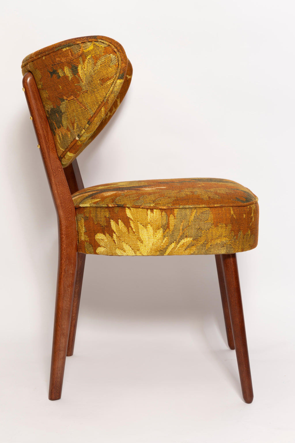 https://a.1stdibscdn.com/shell-dining-chair-linen-schwarzwald-by-dedar-vintola-studio-for-sale-picture-6/f_34023/f_477334721764253059743/IQ3A2625_master.jpg
