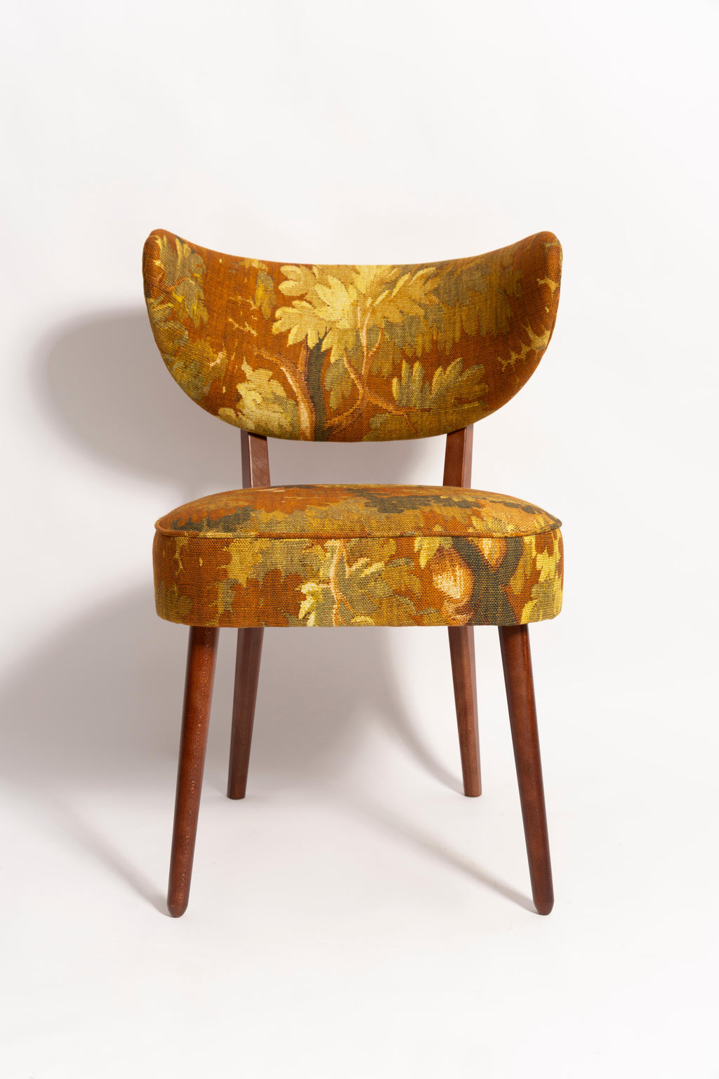 https://a.1stdibscdn.com/shell-dining-chair-linen-schwarzwald-by-dedar-vintola-studio-for-sale-picture-11/f_34023/f_477334721764253198128/IQ3A2633_master.jpg