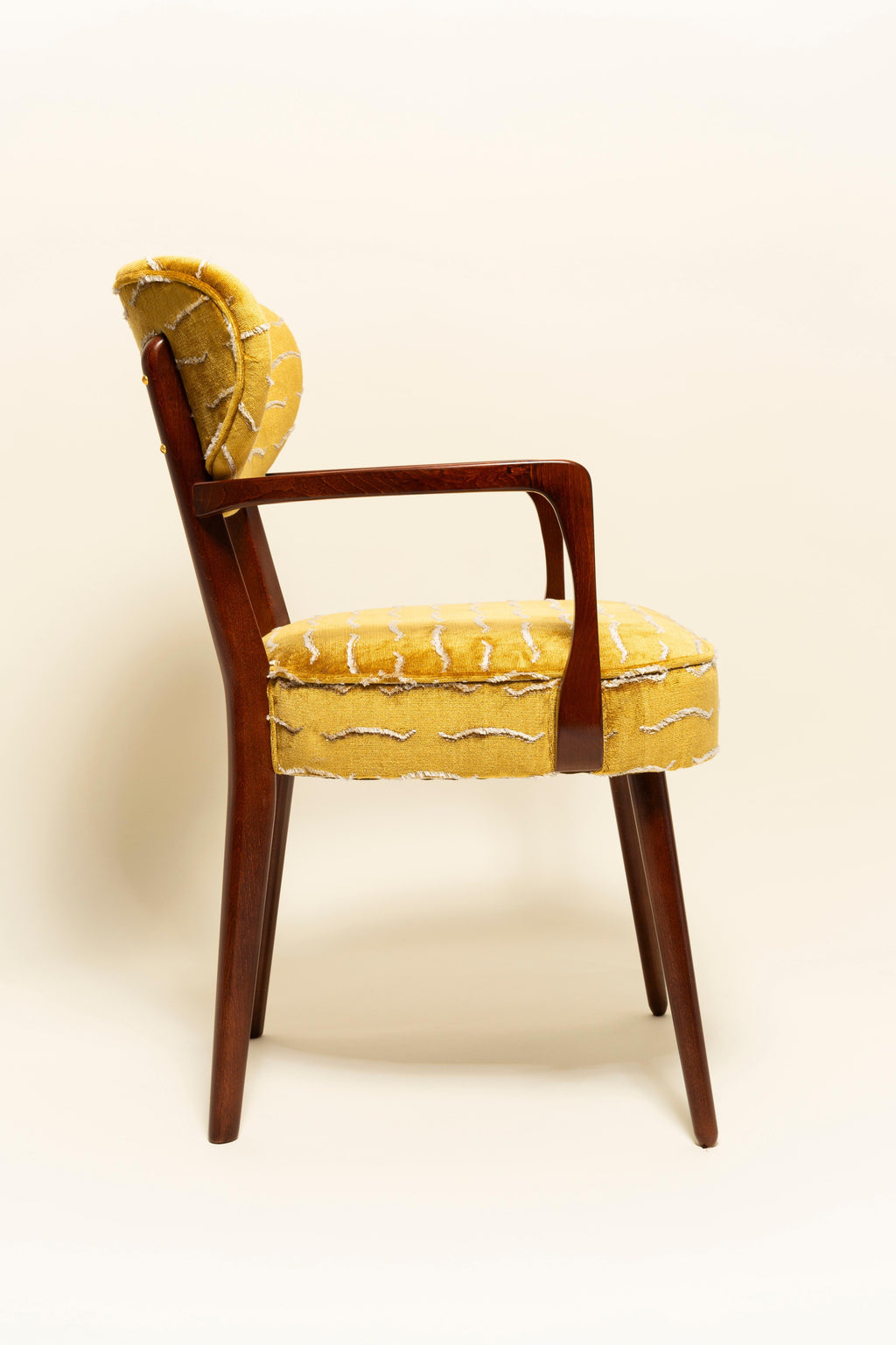 https://a.1stdibscdn.com/set-of-eight-nest-dining-chairs-by-vintola-studio-yellow-velvet-dedar-2026-for-sale-picture-8/f_34023/f_494376821774873715997/IQ3A5335_master.jpg