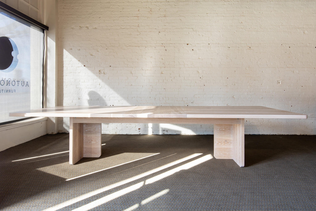 https://a.1stdibscdn.com/georgia-extendable-oak-dining-table-by-autonomous-furniture-for-sale-picture-4/f_77532/f_369606821699282983190/Iceland_table_1_master.jpg