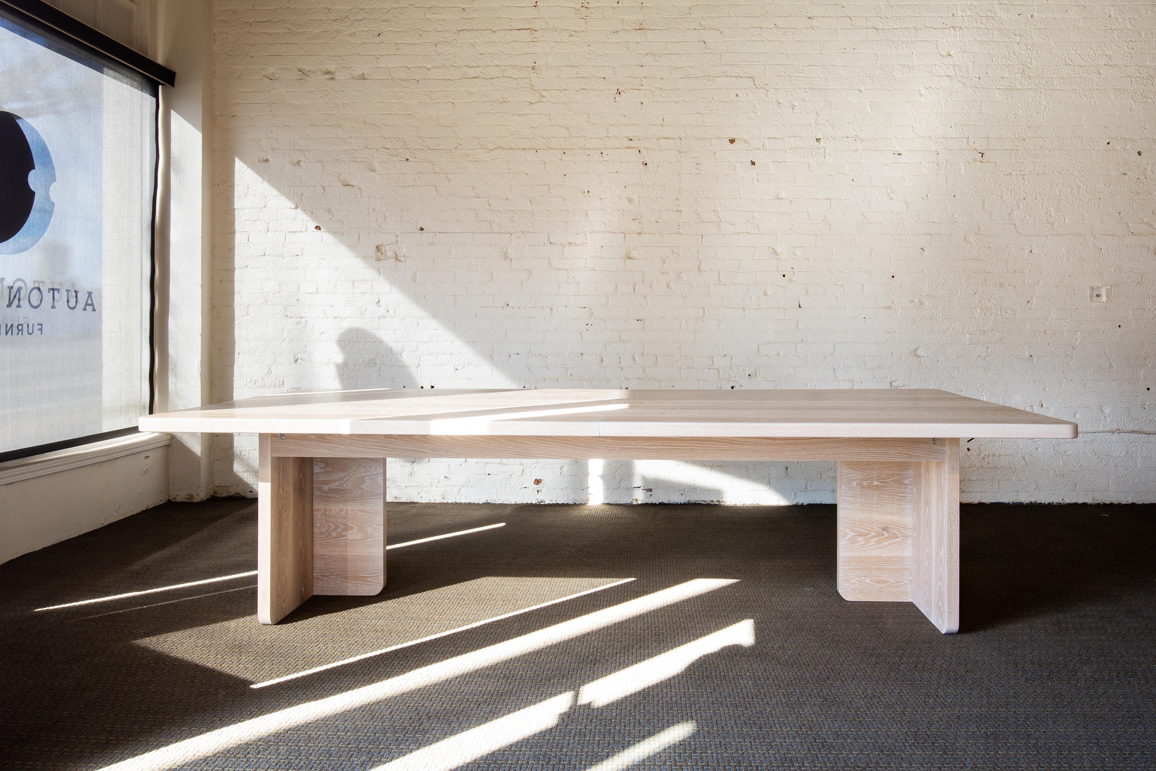 https://a.1stdibscdn.com/georgia-extendable-oak-dining-table-by-autonomous-furniture-for-sale-picture-5/f_77532/f_369606821699282983092/Iceland_table_2_master.jpg