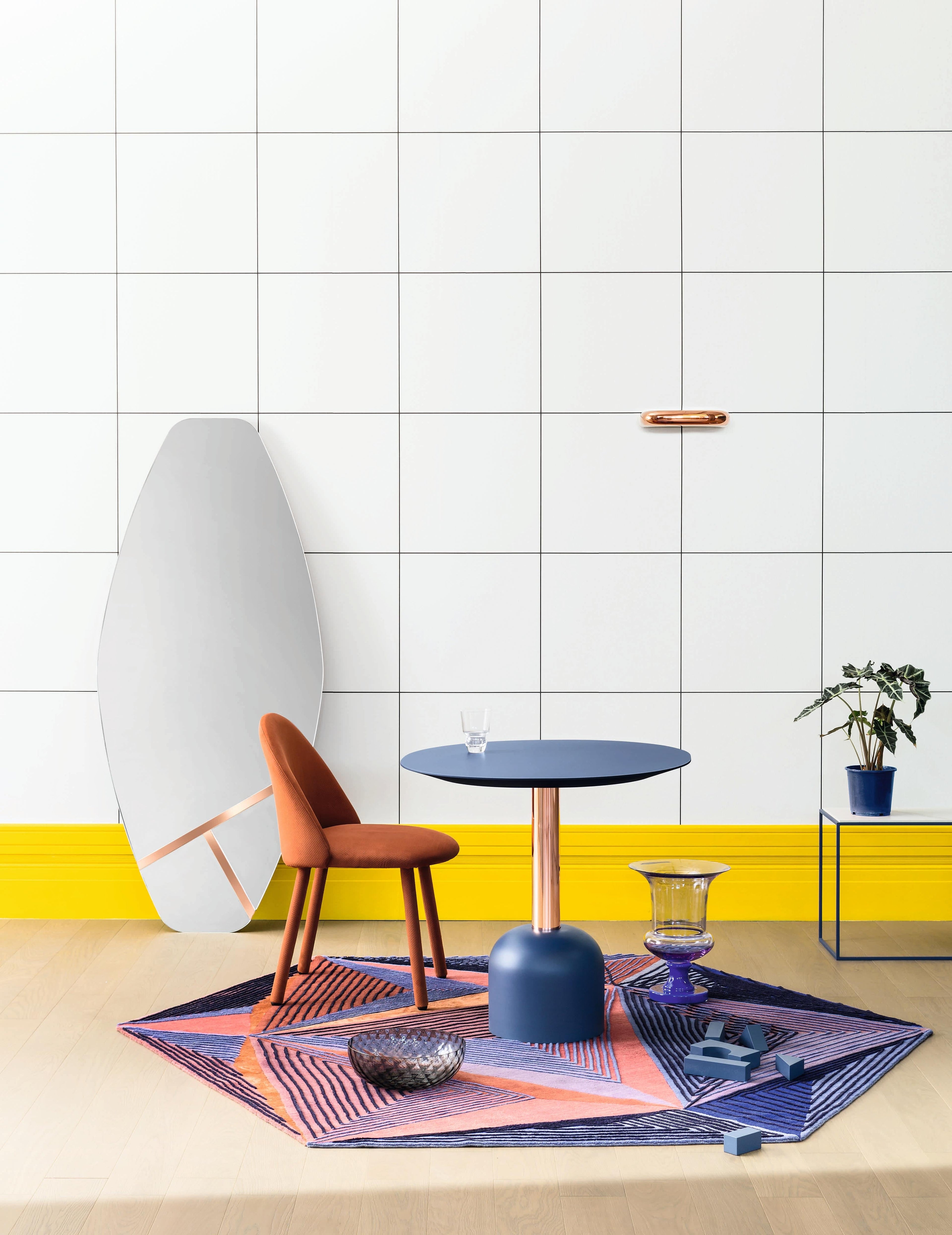 https://a.1stdibscdn.com/illo-round-table-with-copper-column-by-miniforms-lab-for-sale-picture-7/12330573/f_178342811580882477776/Illo_Coffee_Table_7_master.jpg