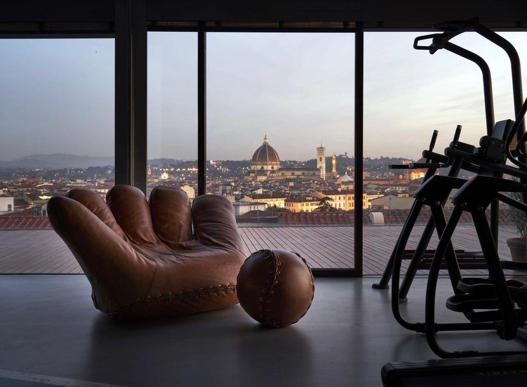 https://a.1stdibscdn.com/leather-joe-chair-designed-by-de-pas-durbino-lomazzi-for-poltronova-italy-for-sale-picture-7/f_29363/f_239555521622219544832/Image_20_04_2021_at_13_14_master.jpg