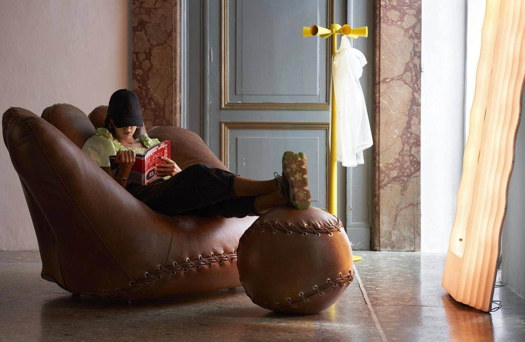 https://a.1stdibscdn.com/leather-joe-chair-designed-by-de-pas-durbino-lomazzi-for-poltronova-italy-for-sale-picture-10/f_29363/f_239555521622219545725/Image_20_04_2021_at_13_25_master.jpg
