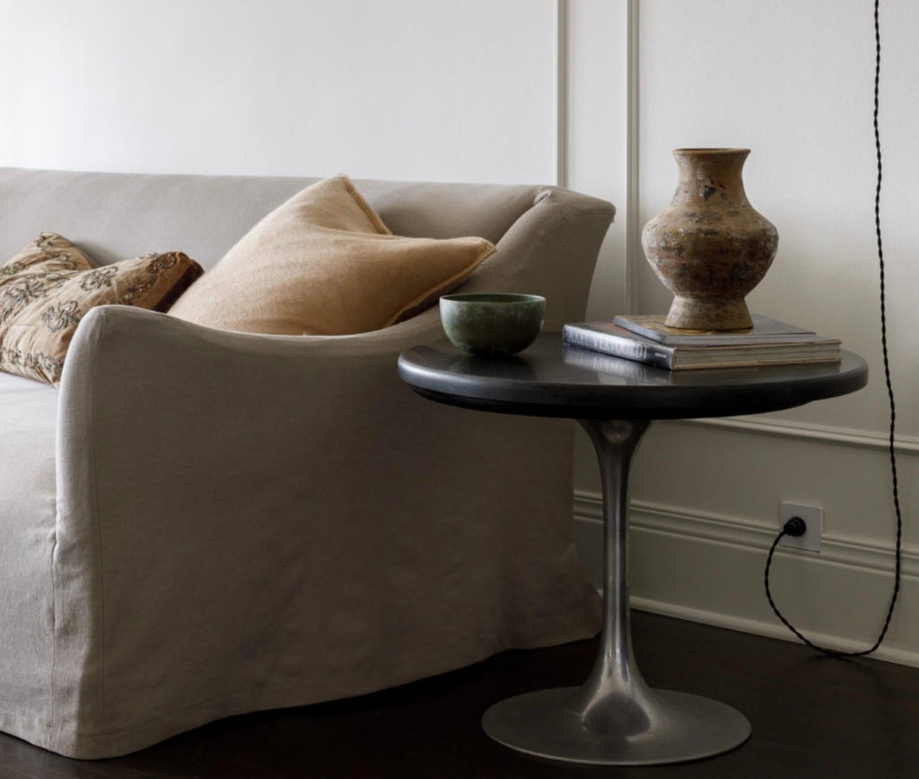 https://a.1stdibscdn.com/the-hamptons-slipcovered-sofa-by-michael-del-piero-for-sale-picture-4/f_8868/f_383048921707849081143/Image_2_13_24_at_1_31_PM_master.jpeg