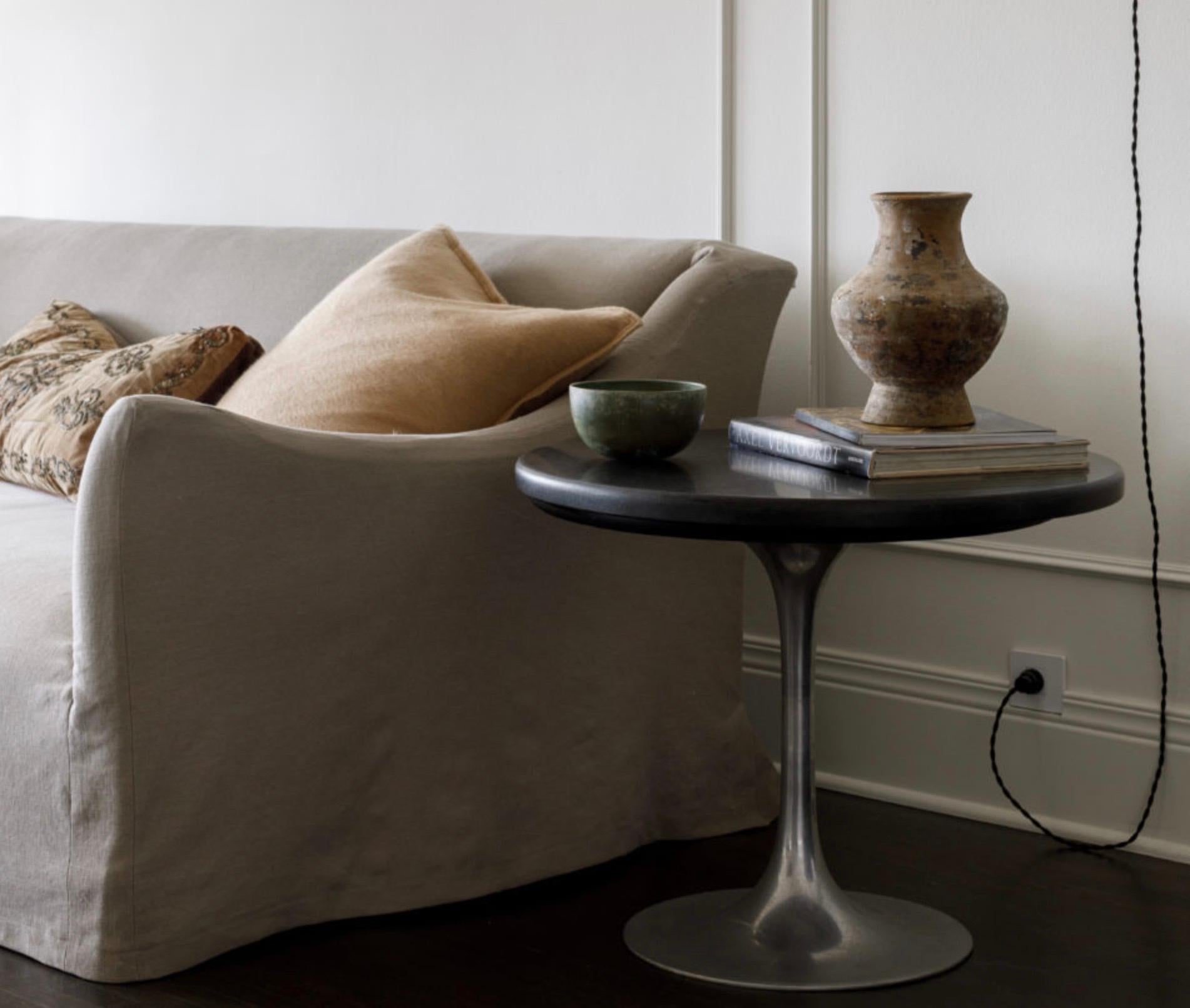 https://a.1stdibscdn.com/the-hamptons-slipcovered-sofa-by-michael-del-piero-for-sale-picture-4/f_8868/f_383048921707849081143/Image_2_13_24_at_1_31_PM_master.jpeg