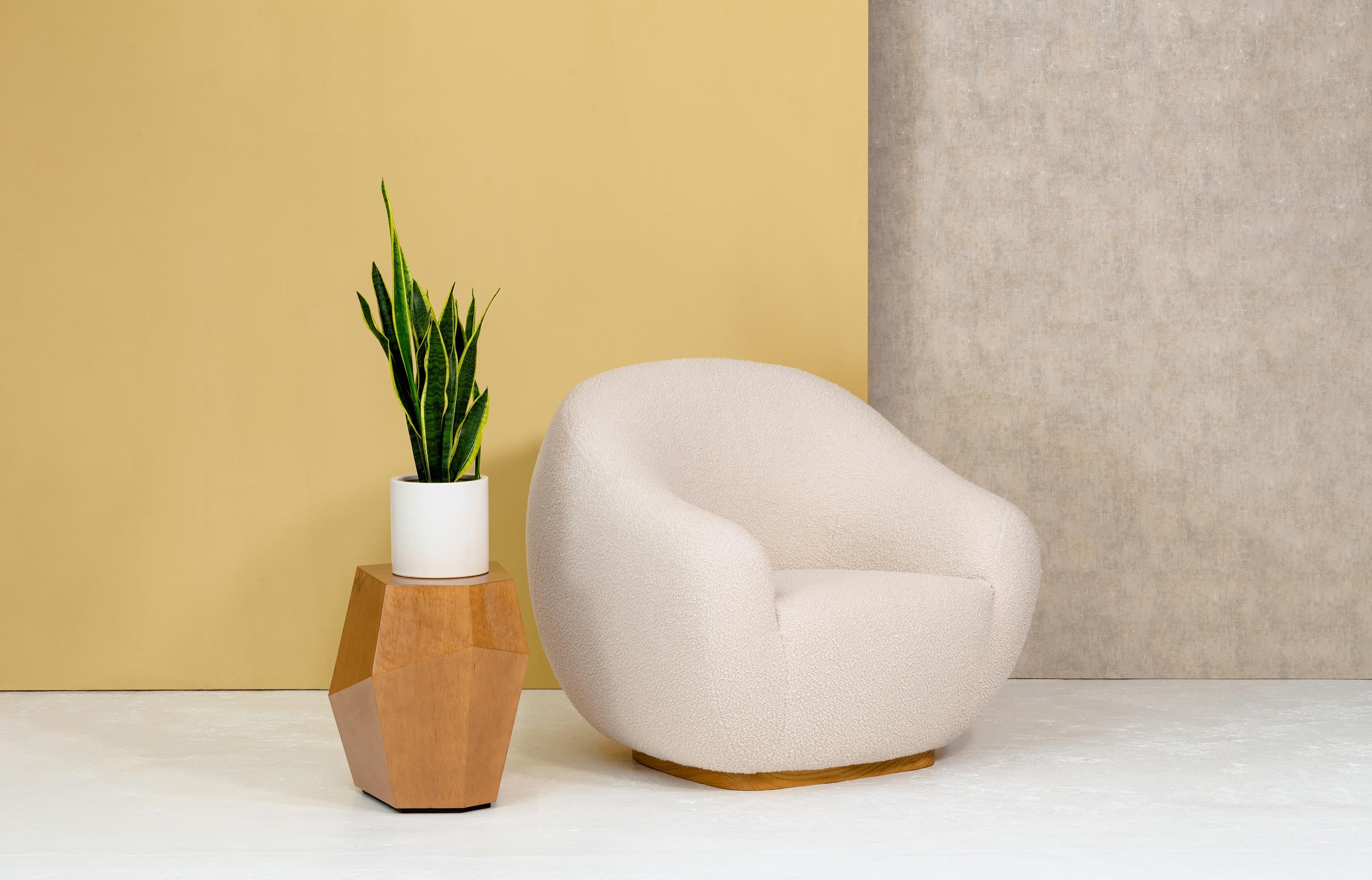 https://a.1stdibscdn.com/niemeyer-ii-boucle-oak-armchair-insidherland-by-joana-santos-barbosa-for-sale-picture-4/f_53652/f_201158921596705190391/InsidherLand_2019_Niemeyer_II_armchair_master.jpg
