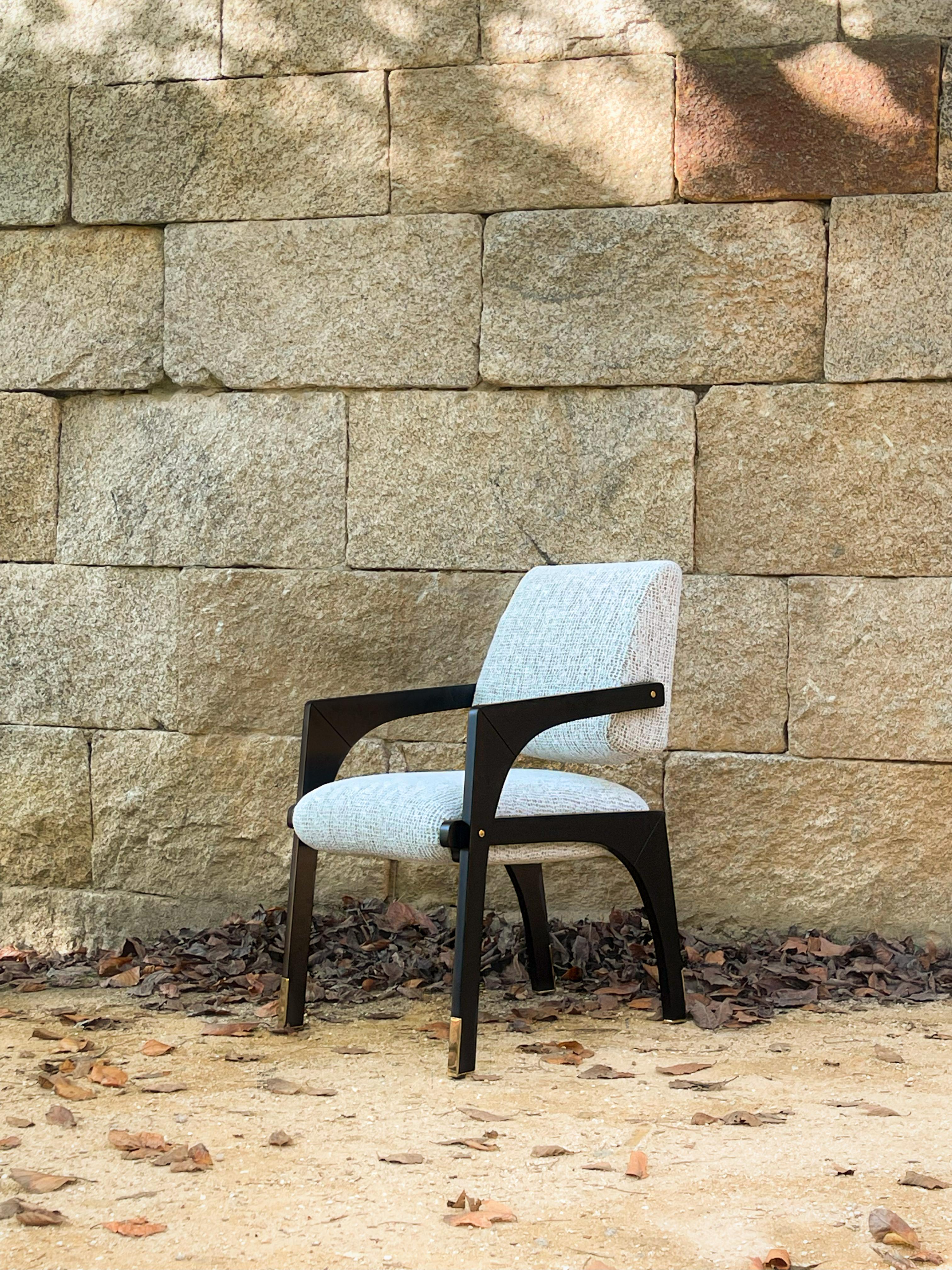 https://a.1stdibscdn.com/arches-dining-chair-brass-com-insidherland-by-joana-santos-barbosa-for-sale-picture-9/f_53652/f_263335321737653274237/InsidherLand_2022_Casa_Artes_Arches_dining_chair_GR6_InsidherLand_01_master.jpg