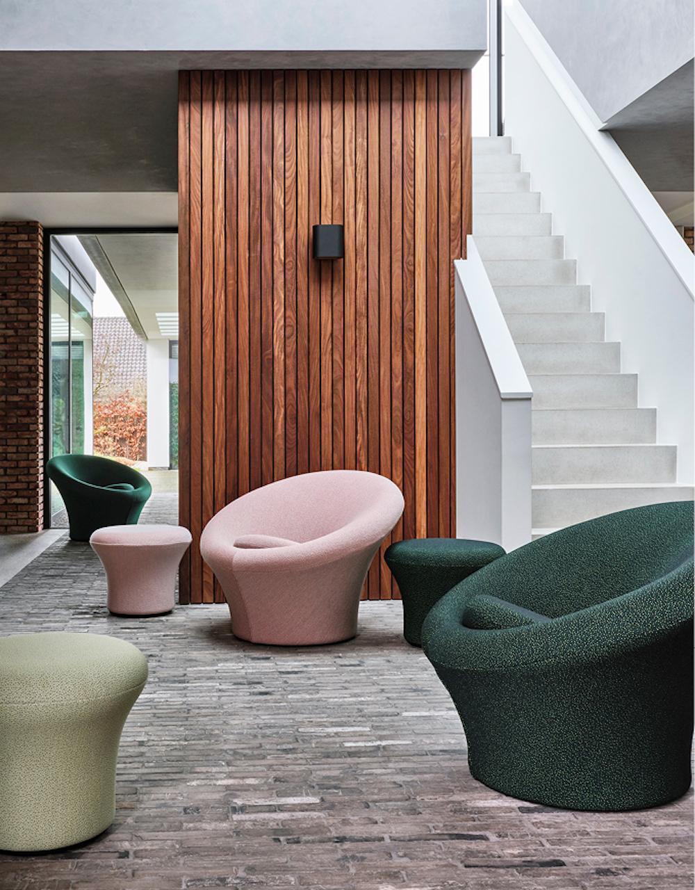 https://a.1stdibscdn.com/customizable-artifort-mushroom-lounge-chair-by-pierre-paulin-for-sale-picture-12/f_44642/f_142628711667171757411/Inspiratie_foto1_Mushroom_509x652px62_master.jpg