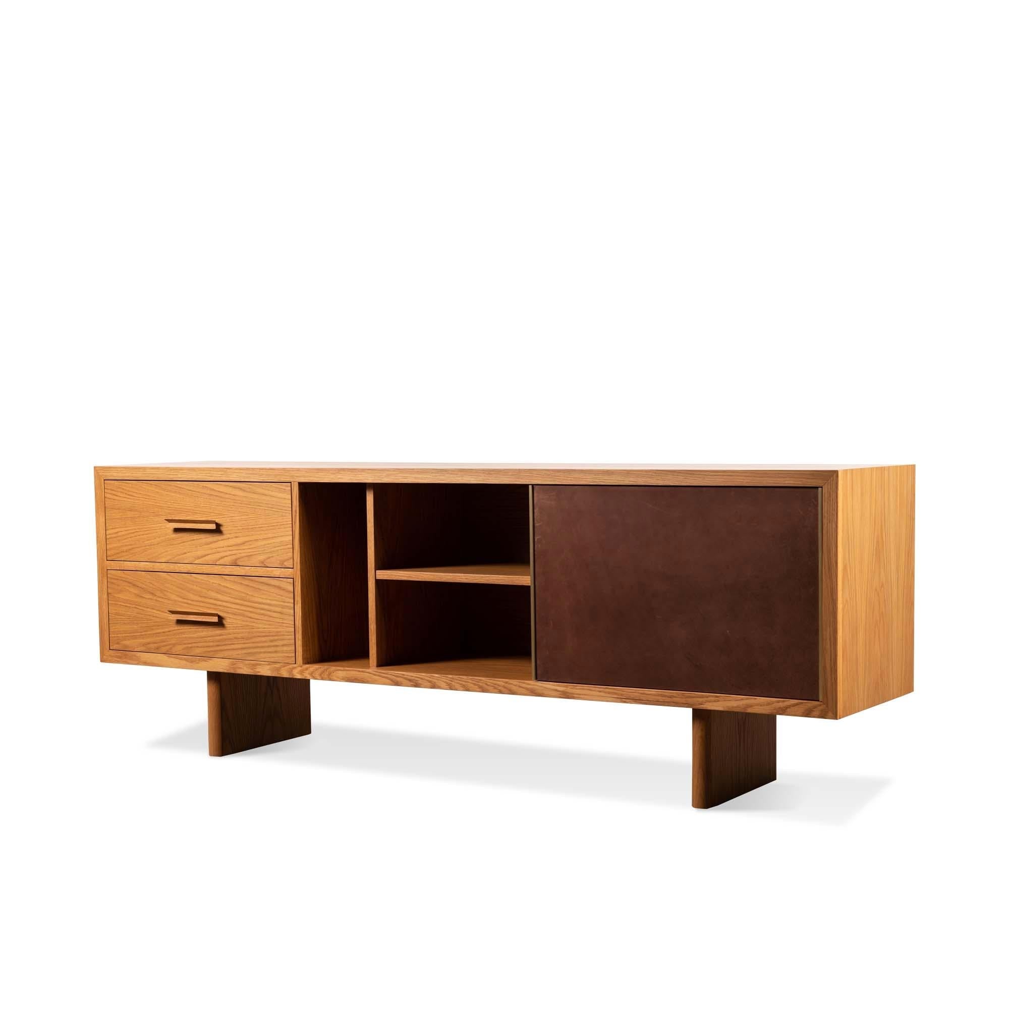 https://a.1stdibscdn.com/oak-and-leather-inverness-media-cabinet-by-lawson-fenning-for-sale-picture-2/f_8060/f_350400621688160816507/InvernessMediaCabinet2_master.jpg