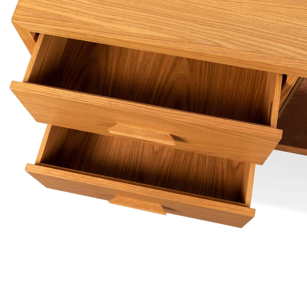 https://a.1stdibscdn.com/oak-and-leather-inverness-media-cabinet-by-lawson-fenning-for-sale-picture-5/f_8060/f_350400621688160818594/InvernessMediaCabinet5_master.jpg