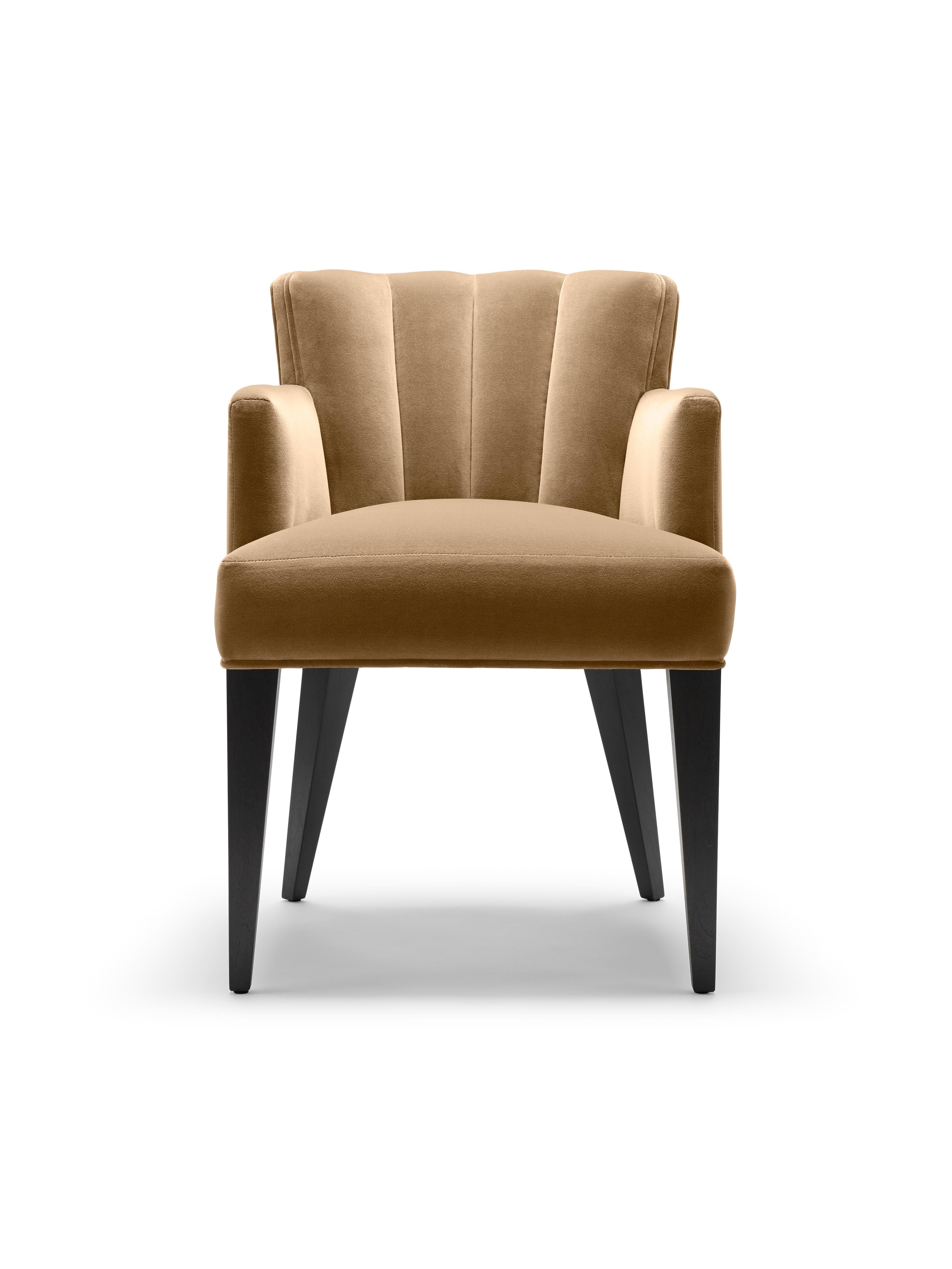 https://a.1stdibscdn.com/contemporary-isabella-carver-chair-in-grey-cotton-velvet-with-solid-walnut-legs-for-sale-picture-6/f_27813/f_435999221751464952946/Isabella_Carver_DiningChair_130Tan_1_master.jpg