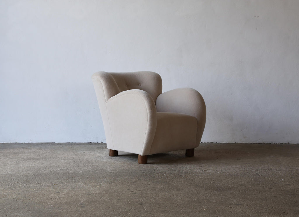 https://a.1stdibscdn.com/round-arm-lounge-chair-newly-upholstered-in-pure-alpaca-for-sale-picture-12/f_22593/f_371168021700132941217/Ivory_Lassen_Style_Armchairs_8_23_10_master.jpg