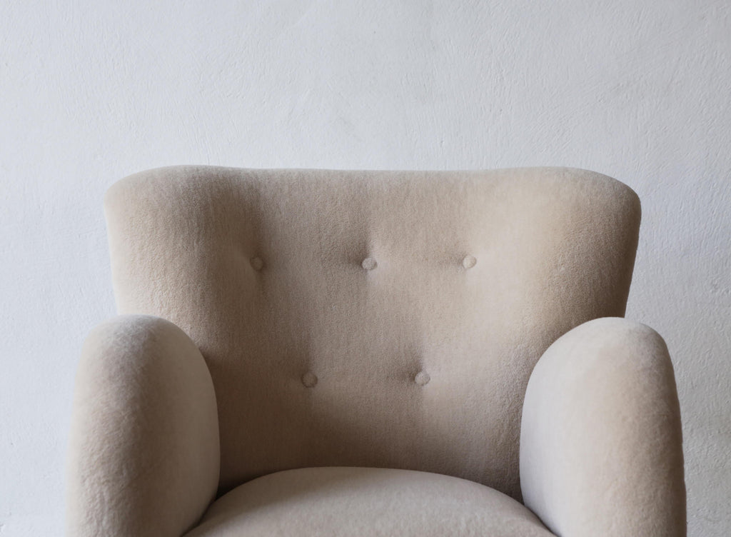 https://a.1stdibscdn.com/round-arm-lounge-chair-newly-upholstered-in-pure-alpaca-for-sale-picture-5/f_22593/f_371168021700132933842/Ivory_Lassen_Style_Armchairs_8_23_2_master.jpg