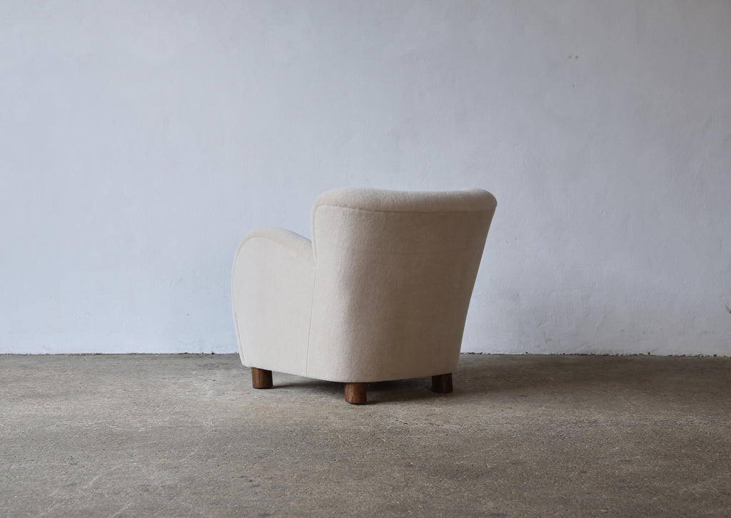 https://a.1stdibscdn.com/round-arm-lounge-chair-newly-upholstered-in-pure-alpaca-for-sale-picture-7/f_22593/f_371168021700132936507/Ivory_Lassen_Style_Armchairs_8_23_5_master.jpg