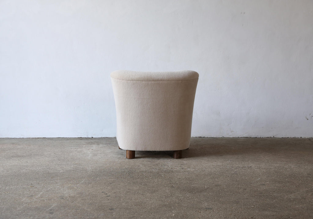 https://a.1stdibscdn.com/round-arm-lounge-chair-newly-upholstered-in-pure-alpaca-for-sale-picture-8/f_22593/f_371168021700132937505/Ivory_Lassen_Style_Armchairs_8_23_6_master.jpg