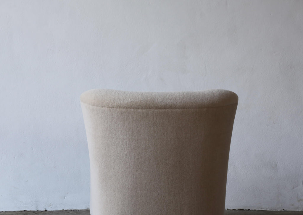 https://a.1stdibscdn.com/round-arm-lounge-chair-newly-upholstered-in-pure-alpaca-for-sale-picture-9/f_22593/f_371168021700132938339/Ivory_Lassen_Style_Armchairs_8_23_7_master.jpg
