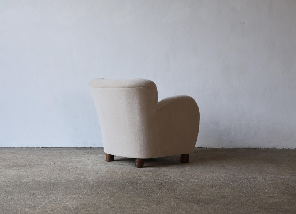 https://a.1stdibscdn.com/round-arm-lounge-chair-newly-upholstered-in-pure-alpaca-for-sale-picture-10/f_22593/f_371168021700132939270/Ivory_Lassen_Style_Armchairs_8_23_8_master.jpg