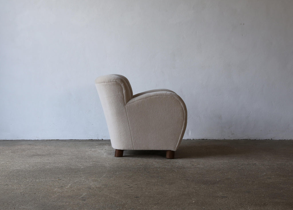 https://a.1stdibscdn.com/round-arm-lounge-chair-newly-upholstered-in-pure-alpaca-for-sale-picture-11/f_22593/f_371168021700132940242/Ivory_Lassen_Style_Armchairs_8_23_9_master.jpg