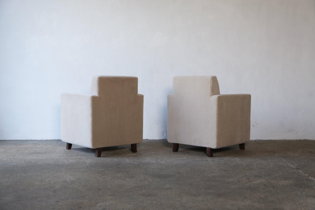 https://a.1stdibscdn.com/pair-of-square-armed-club-lounge-chairs-upholstered-in-pure-alpaca-for-sale-picture-12/f_22593/f_378806021704913641615/Ivory_Tall_Square_Pair_M_1_23_12_master.jpg
