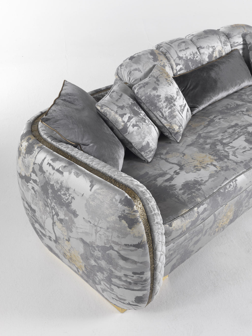 https://a.1stdibscdn.com/jumbo-collection-arke-3-seater-sofa-in-wood-and-fabric-for-sale-picture-7/12330573/f_190660321589435652881/JC_ARKE_sofa_07_master.jpg