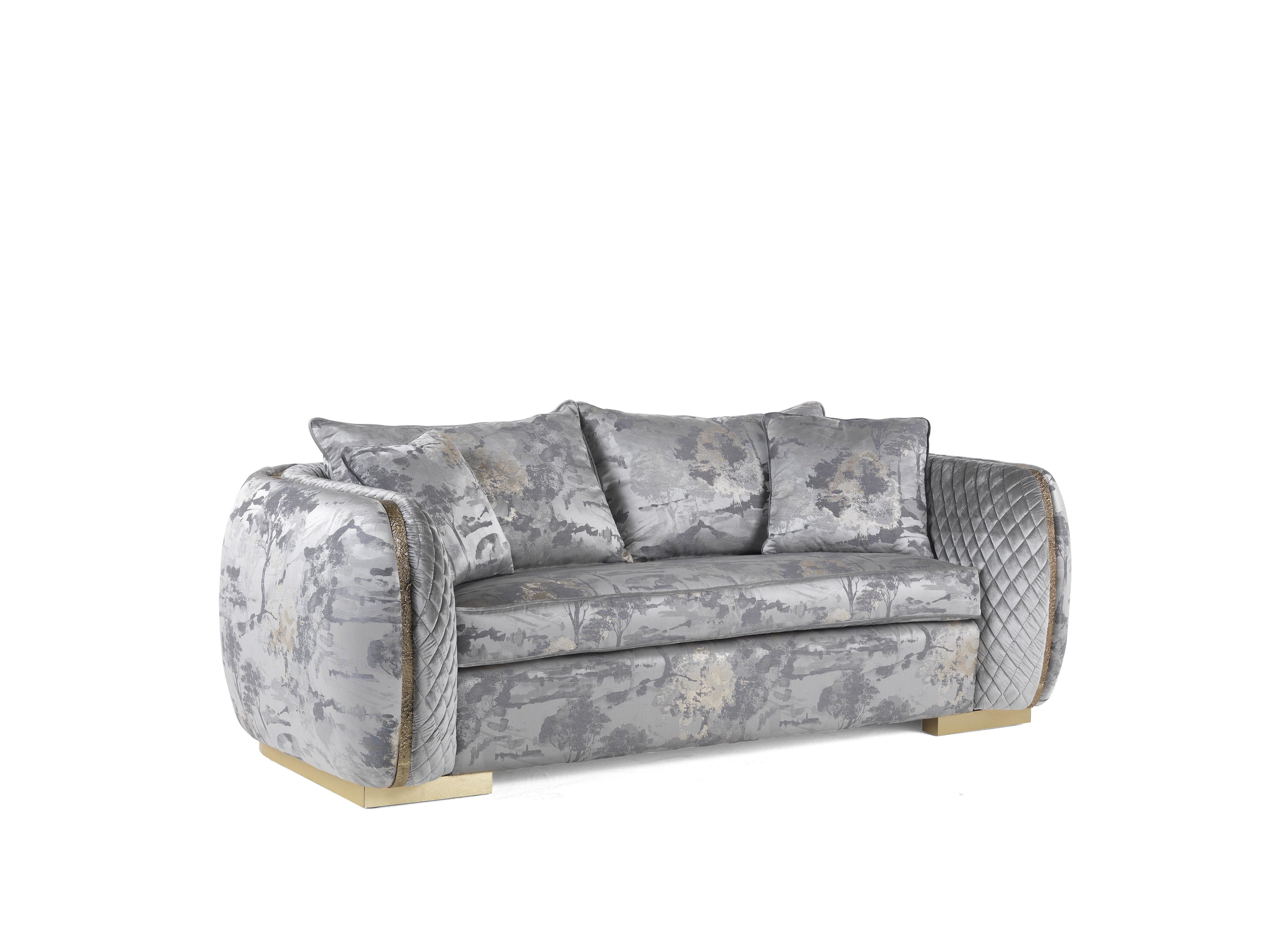 https://a.1stdibscdn.com/jumbo-collection-arke-2-seater-sofa-in-wood-and-fabric-for-sale-picture-2/12330573/f_190660021589435413283/JC_DIVANO_2P_0002a_master.jpg
