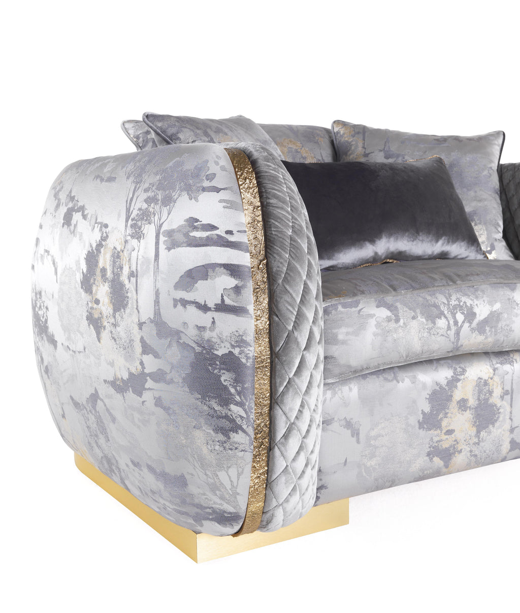 https://a.1stdibscdn.com/jumbo-collection-arke-armchair-in-wood-and-fabric-for-sale-picture-3/12330573/f_190671521589443620763/JC_SCIVOLO_18_09_0009a_master.jpg