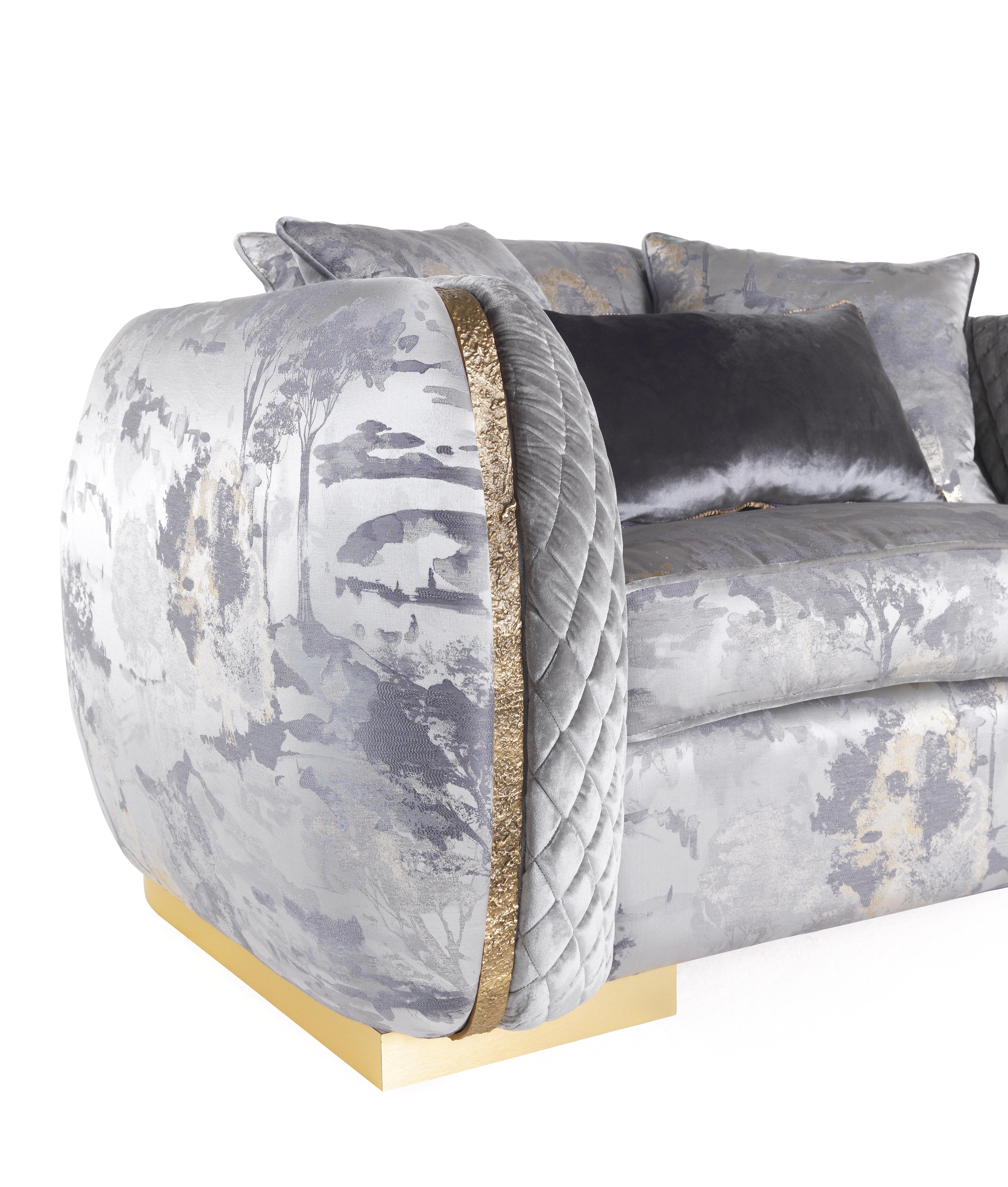 https://a.1stdibscdn.com/jumbo-collection-arke-armchair-in-wood-and-fabric-for-sale-picture-3/12330573/f_190671521589443620763/JC_SCIVOLO_18_09_0009a_master.jpg