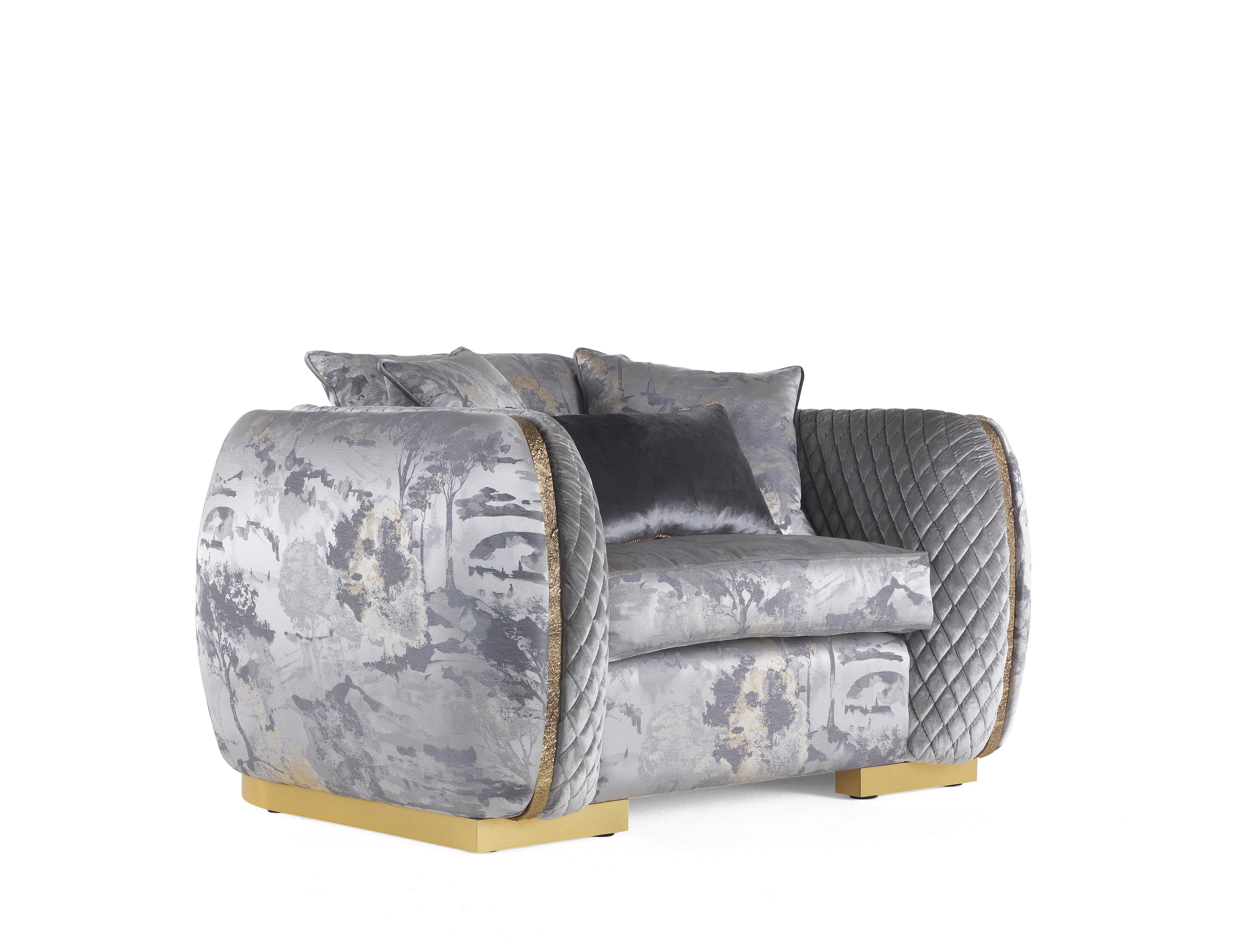 https://a.1stdibscdn.com/jumbo-collection-arke-armchair-in-wood-and-fabric-for-sale-picture-2/12330573/f_190671521589443616947/JC_SCIVOLO_18_09_0012a_master.jpg