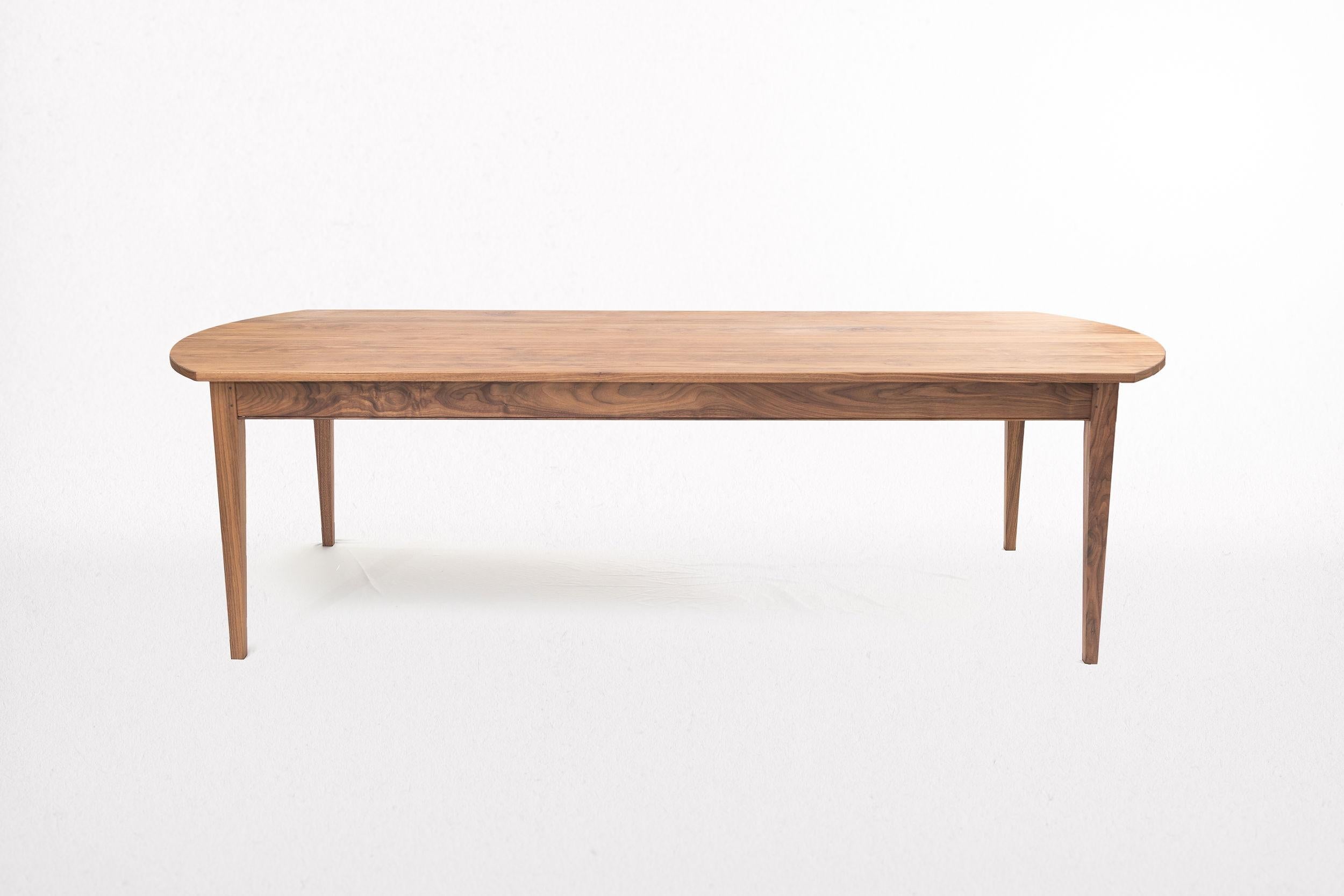 https://a.1stdibscdn.com/adair-table-refined-english-rustic-dining-table-in-walnut-for-sale-picture-2/f_53722/f_274421421645198429562/JFD03764_Edit_master.jpg