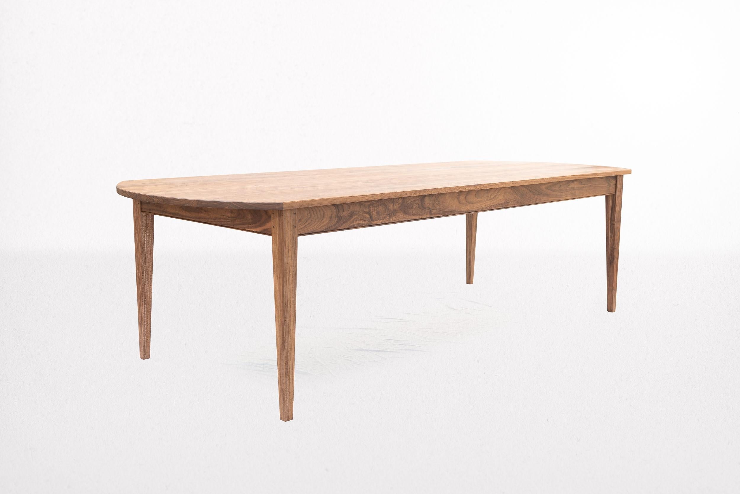 https://a.1stdibscdn.com/adair-table-refined-english-rustic-dining-table-in-walnut-for-sale-picture-3/f_53722/f_274421421645198429651/JFD03768_Edit_master.jpg