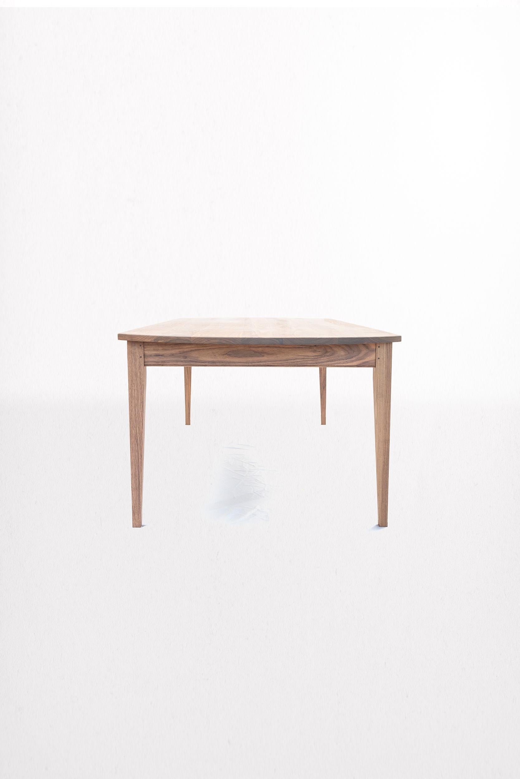 https://a.1stdibscdn.com/adair-table-refined-english-rustic-dining-table-in-walnut-for-sale-picture-6/f_53722/f_274421421645198429811/JFD03785_Edit_master.jpg
