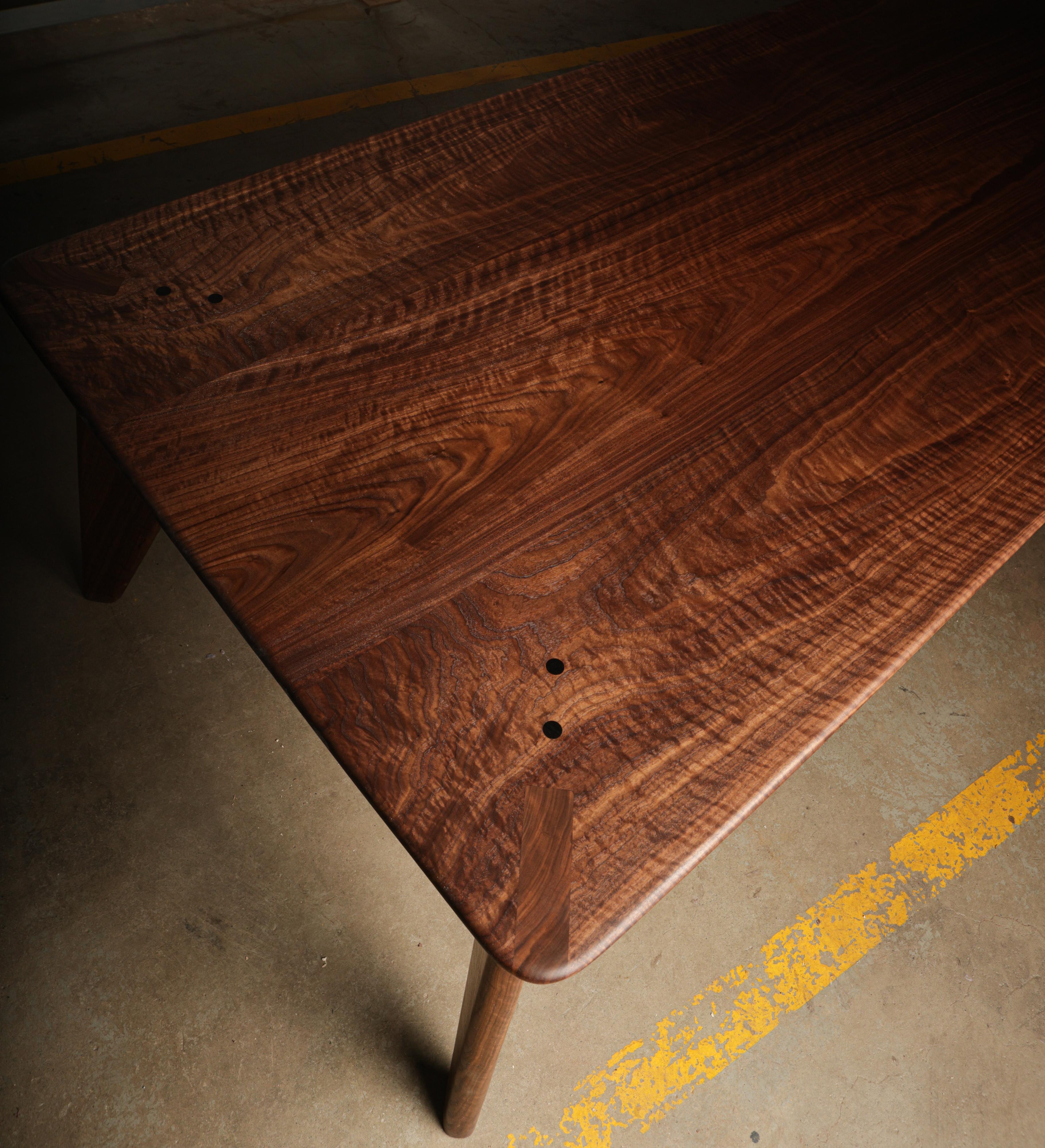 https://a.1stdibscdn.com/voeg-dining-table-figured-black-walnut-ready-to-ship-for-sale-picture-4/f_51472/f_270383321642974438853/JJ8A1974_master.jpg