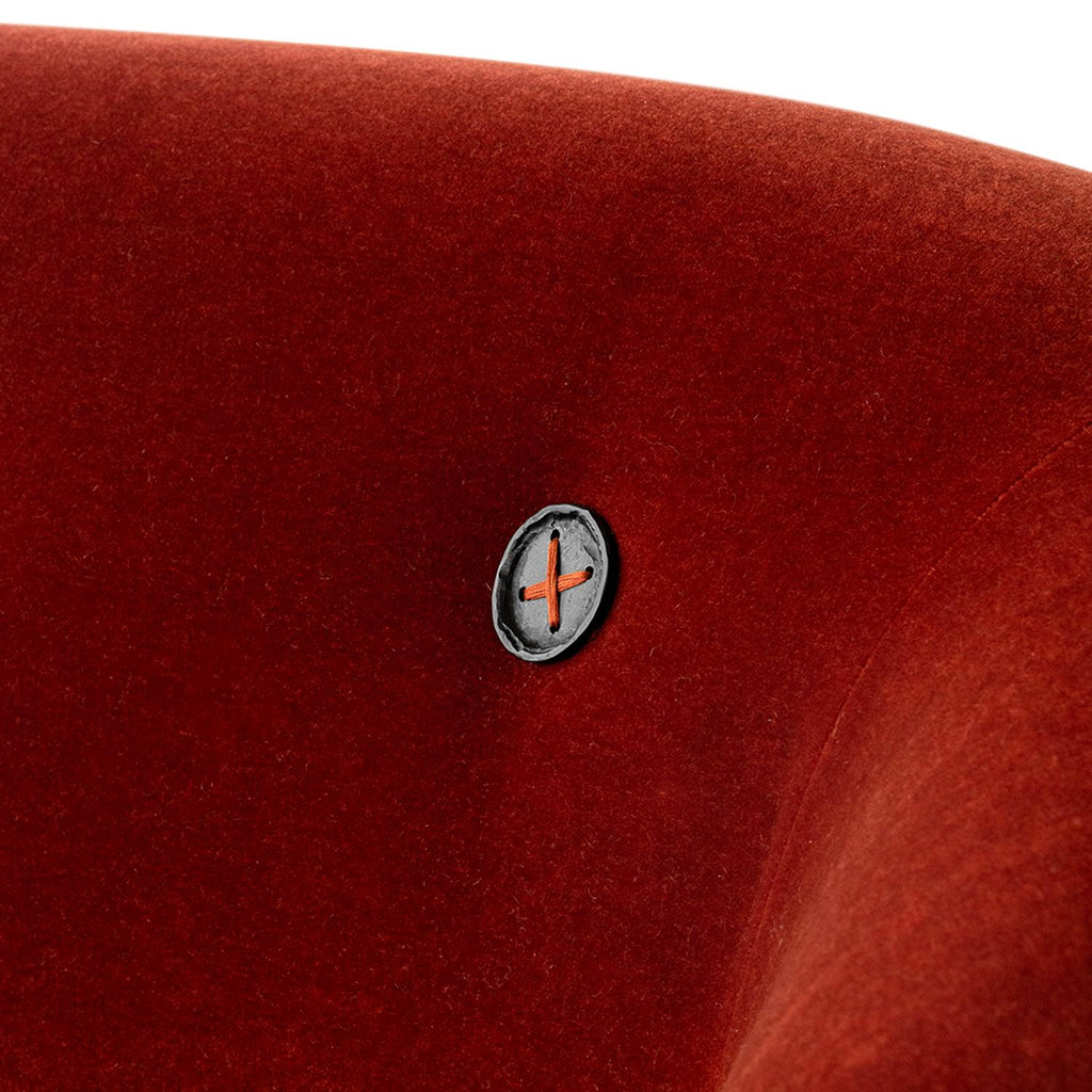 https://a.1stdibscdn.com/sofa-in-knoll-textile-plush-mohair-with-hand-carved-steel-elements-and-horsehair-for-sale-picture-4/f_30173/f_349820721768792358672/JMS053123_couch_4_byNB_master.jpg