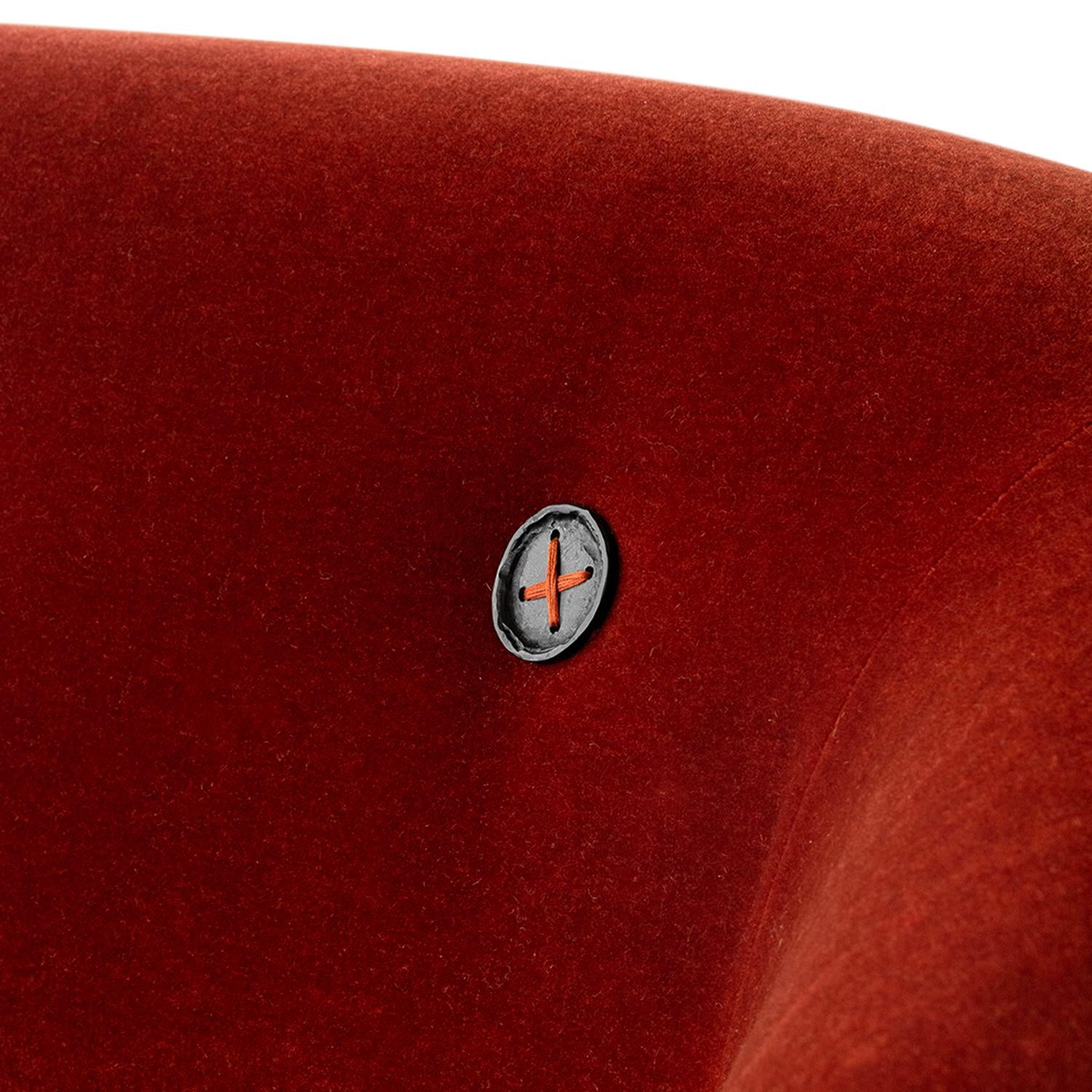 https://a.1stdibscdn.com/sofa-in-knoll-textile-plush-mohair-with-hand-carved-steel-elements-and-horsehair-for-sale-picture-4/f_30173/f_349820721768792358672/JMS053123_couch_4_byNB_master.jpg