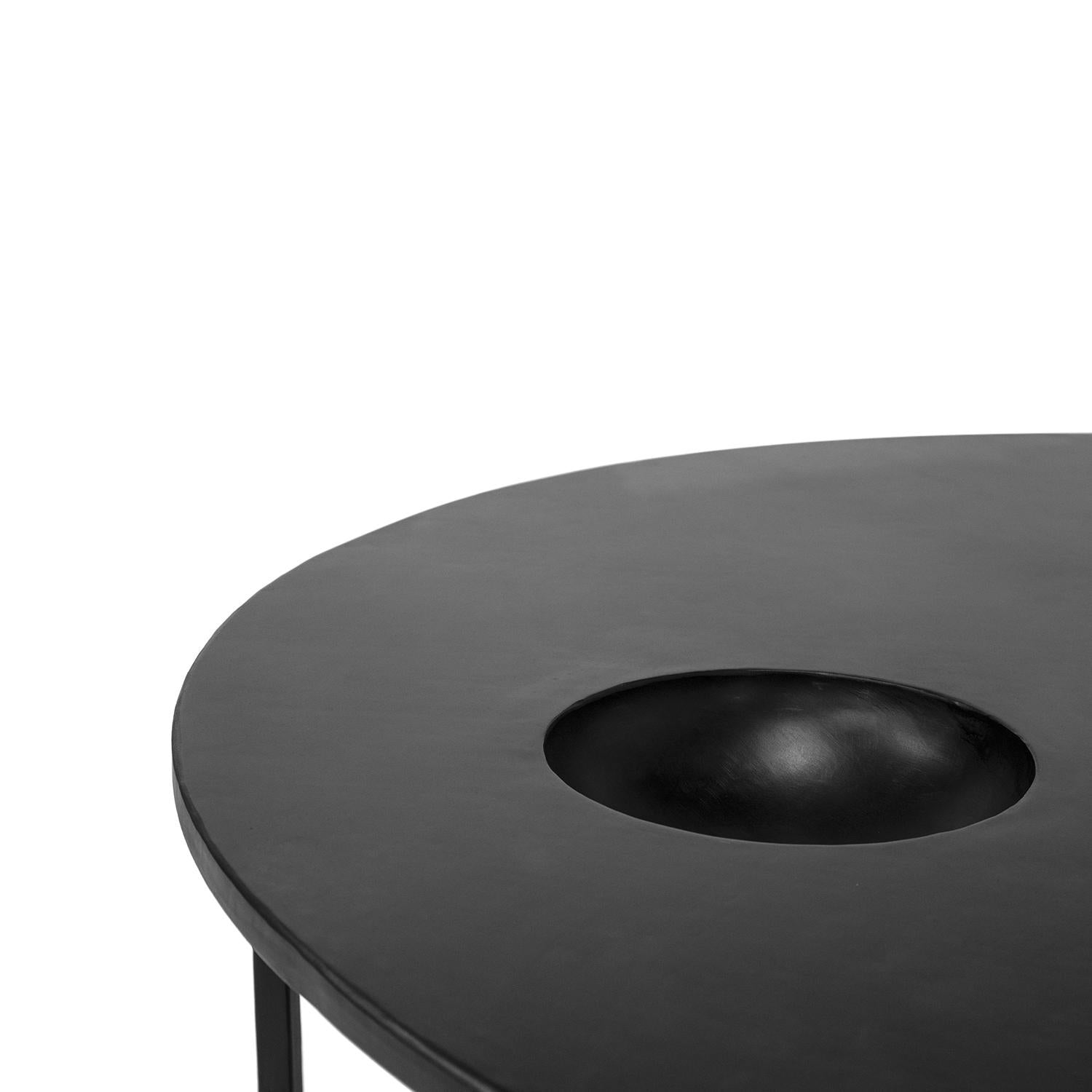 https://a.1stdibscdn.com/coffee-table-monumental-modern-handmade-circle-blackened-steel-large-waxed-for-sale-picture-4/f_30173/f_255810121768792768201/JMS082024_table_no11_02_master.jpg