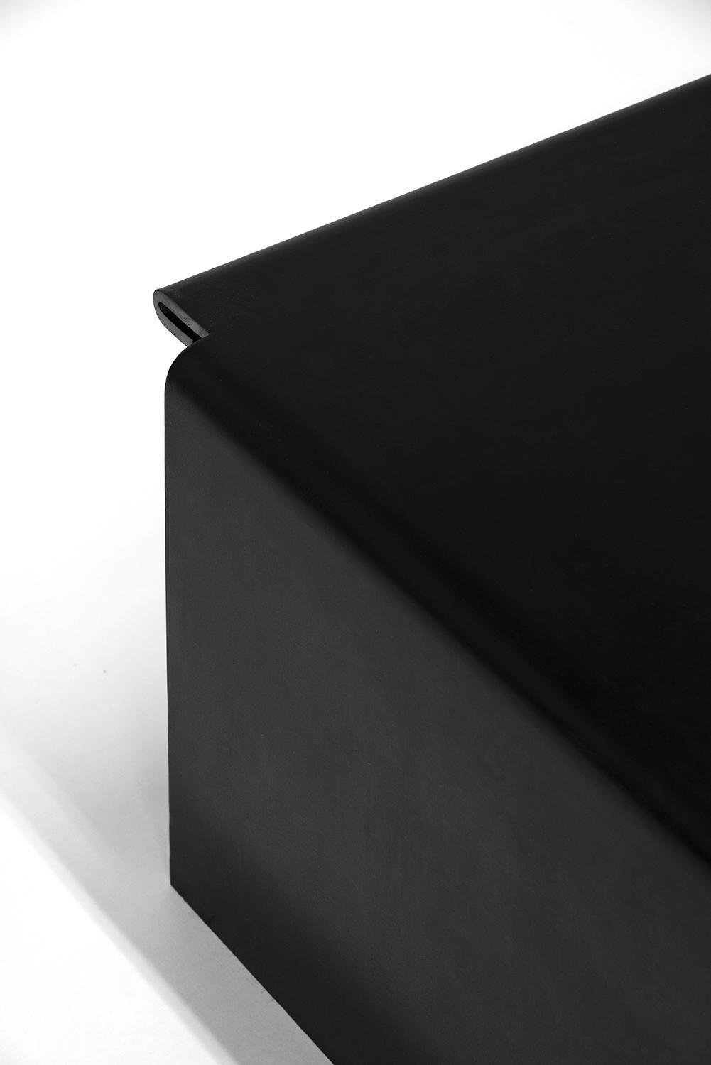 https://a.1stdibscdn.com/olsen-kundig-coffee-table-contemporary-modern-handmade-blackened-steel-large-for-sale-picture-3/f_30173/f_442468121743096638930/JMS110724_chapman_coffee_table_03_master.jpg