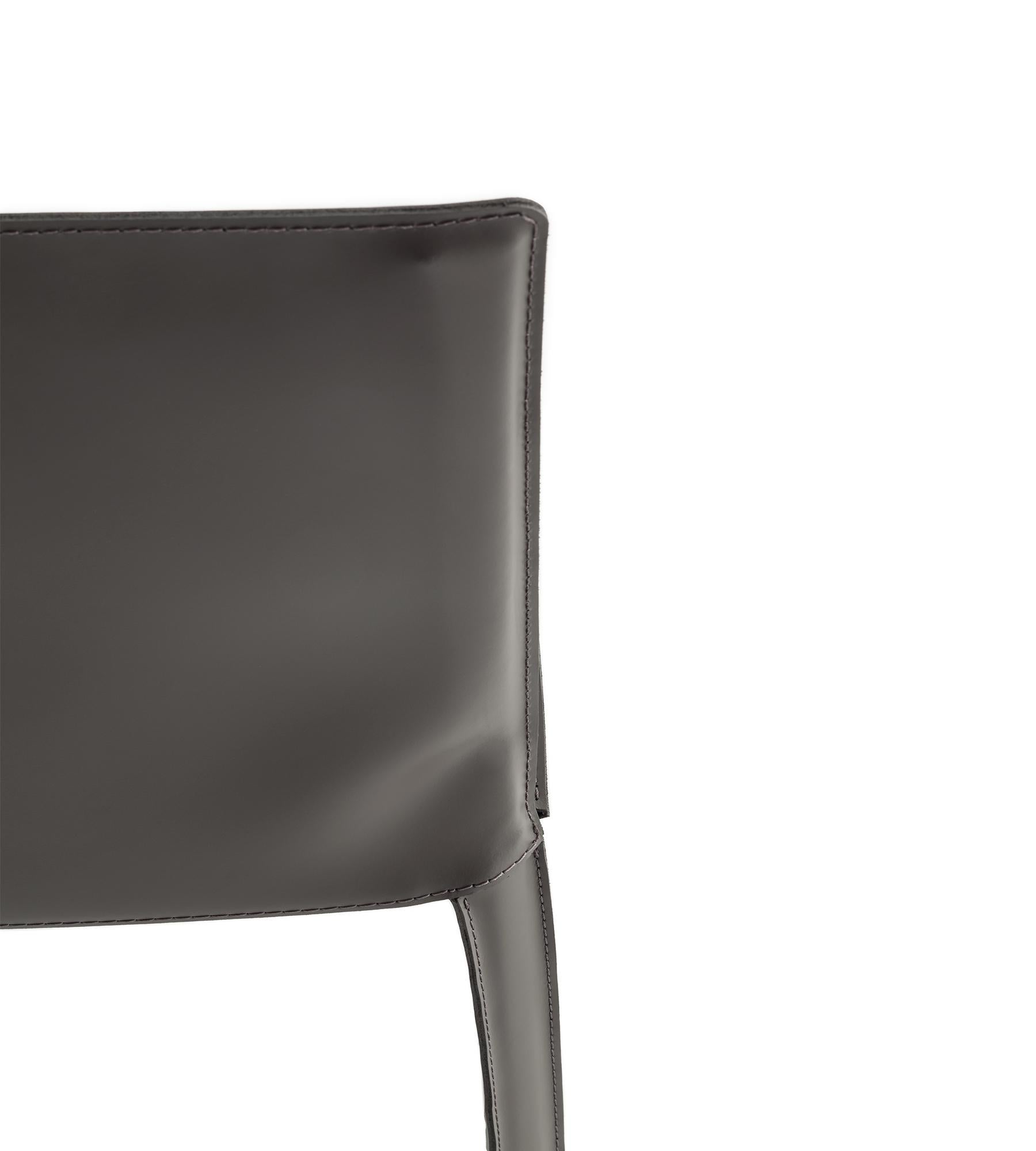 https://a.1stdibscdn.com/jumpsuite-anthracite-leather-chair-by-morica-design-for-sale-picture-4/f_12192/f_449353721746752620252/JUM_CU1_dettaglio02_1800x2000_master.jpg