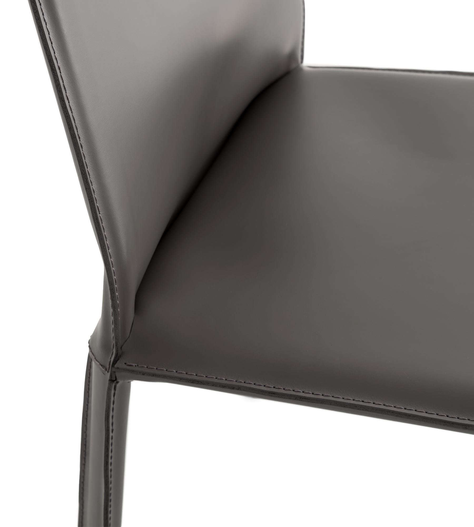 https://a.1stdibscdn.com/jumpsuite-anthracite-leather-chair-by-morica-design-for-sale-picture-6/f_12192/f_449353721746752620383/JUM_CU1_dettaglio04_1800x2000_master.jpg