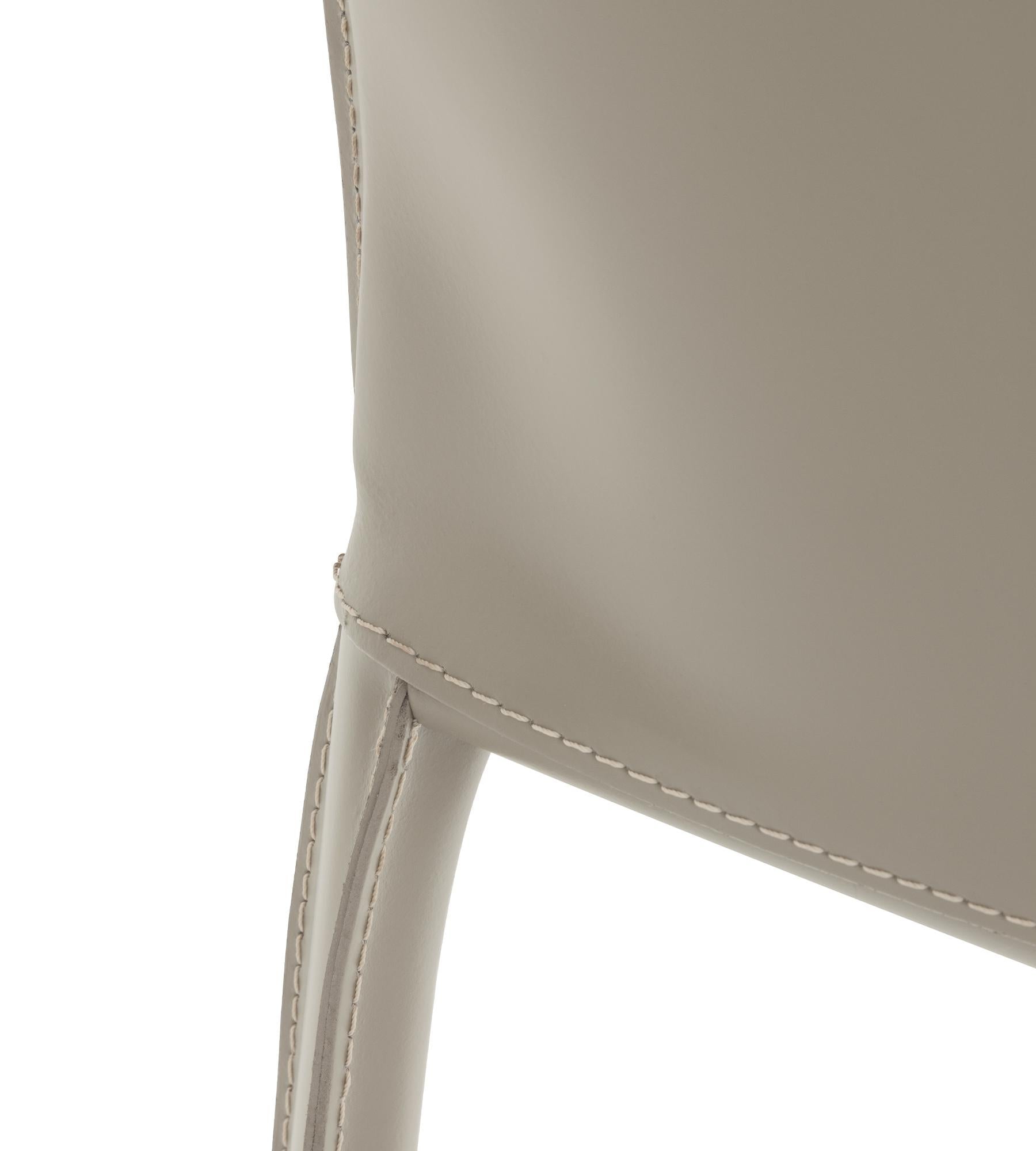 https://a.1stdibscdn.com/jumpsuite-natural-leather-chair-by-morica-design-for-sale-picture-4/f_12192/f_449354421746753249931/JUM_CU3_dettaglio01_1800x2000_master.jpg