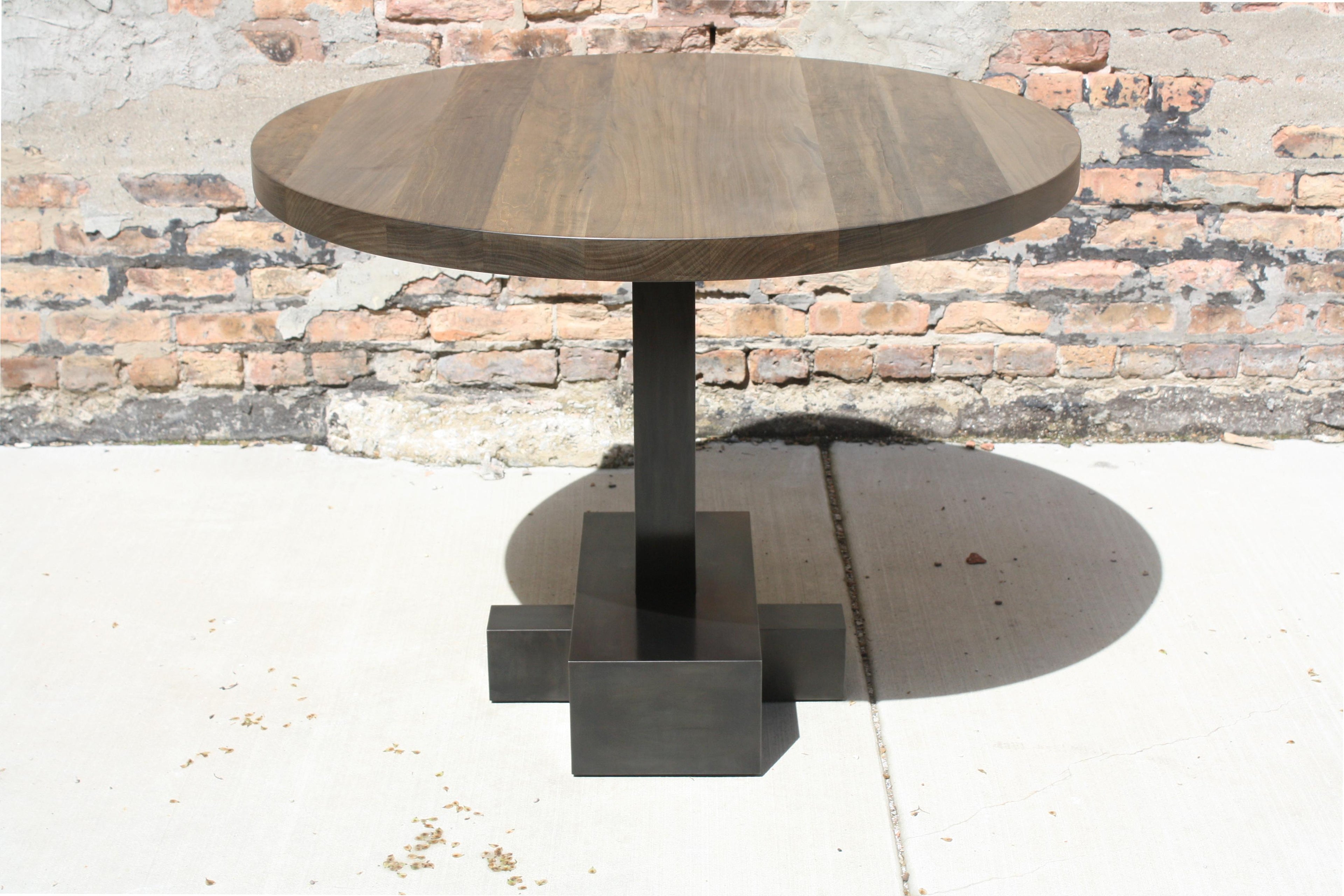 https://a.1stdibscdn.com/juno-a-customizable-round-pedestal-table-by-laylo-studio-for-sale-picture-2/f_53231/f_194256421591803568510/JUNOv2_front_master.jpg